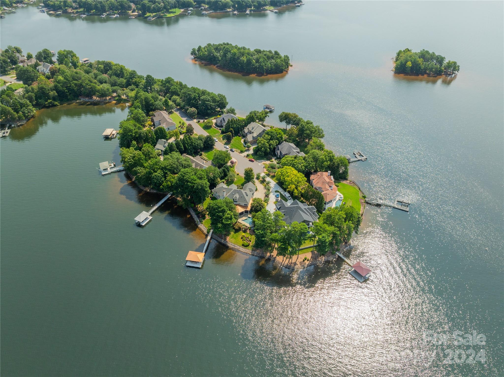 The Harbour at the Pointe - Residential