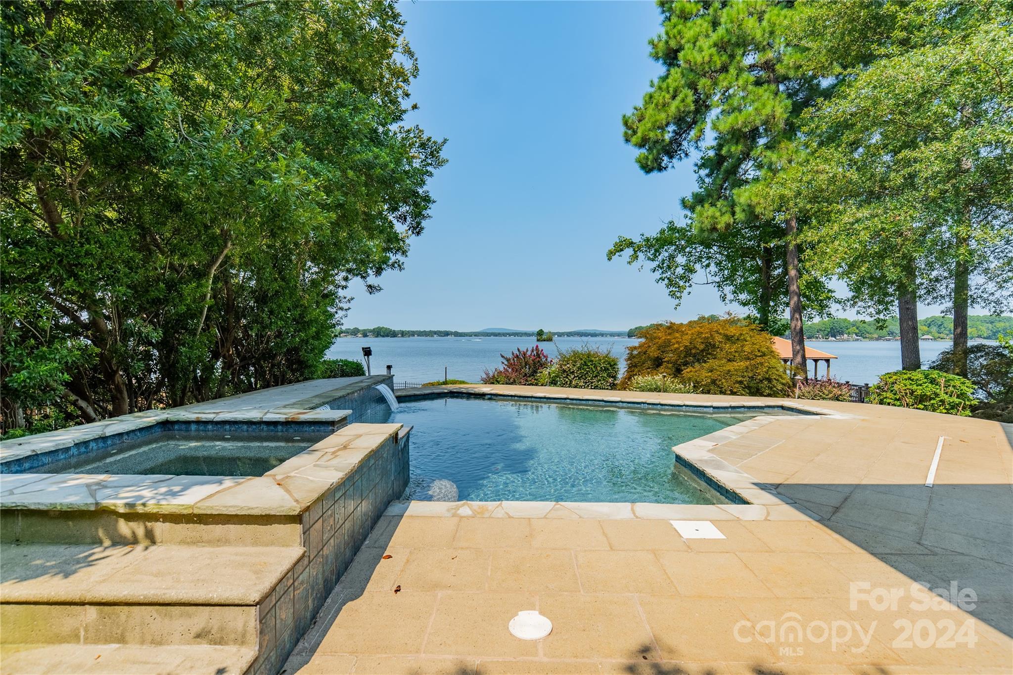 The Harbour at the Pointe - Residential