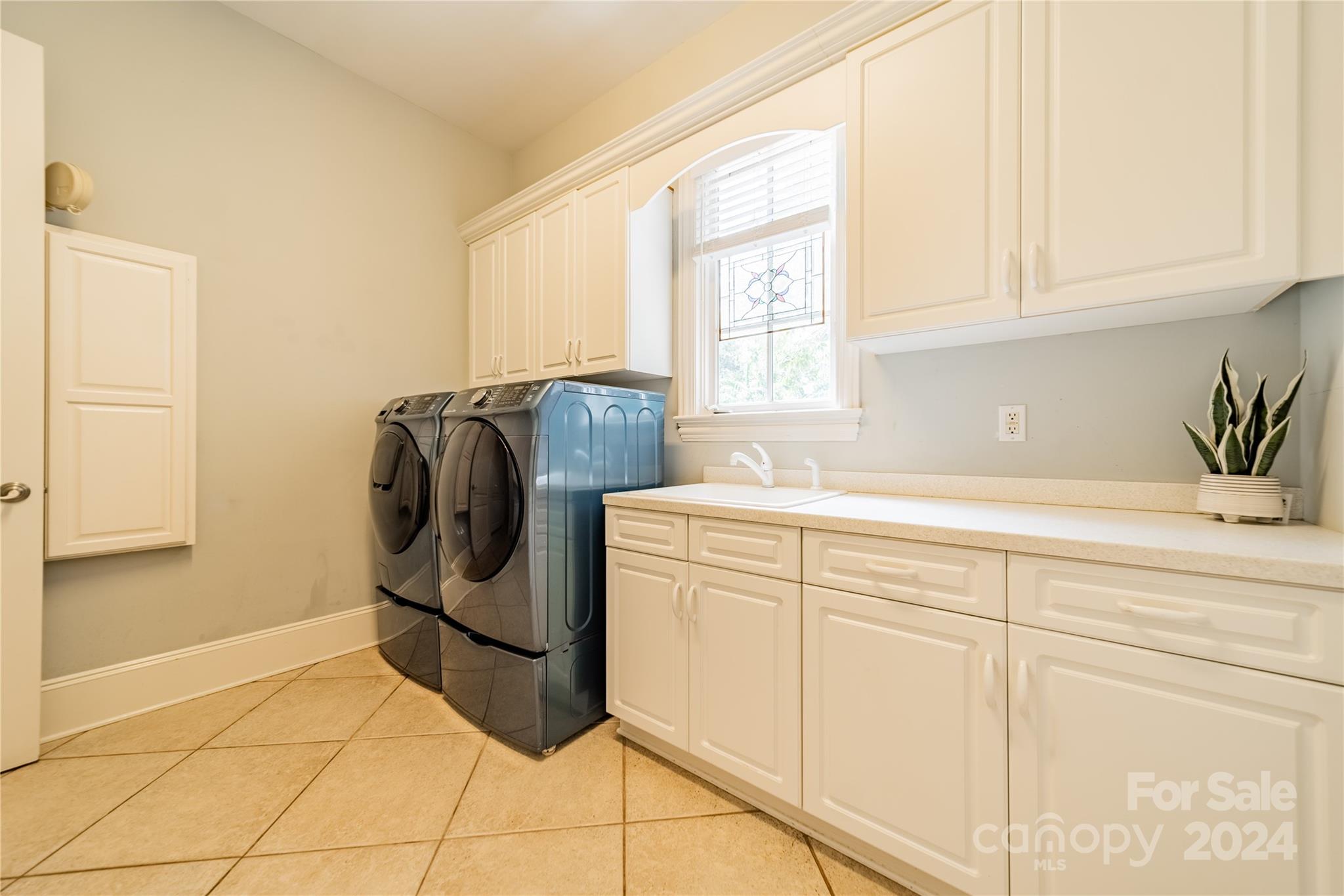 The Harbour at the Pointe - Residential