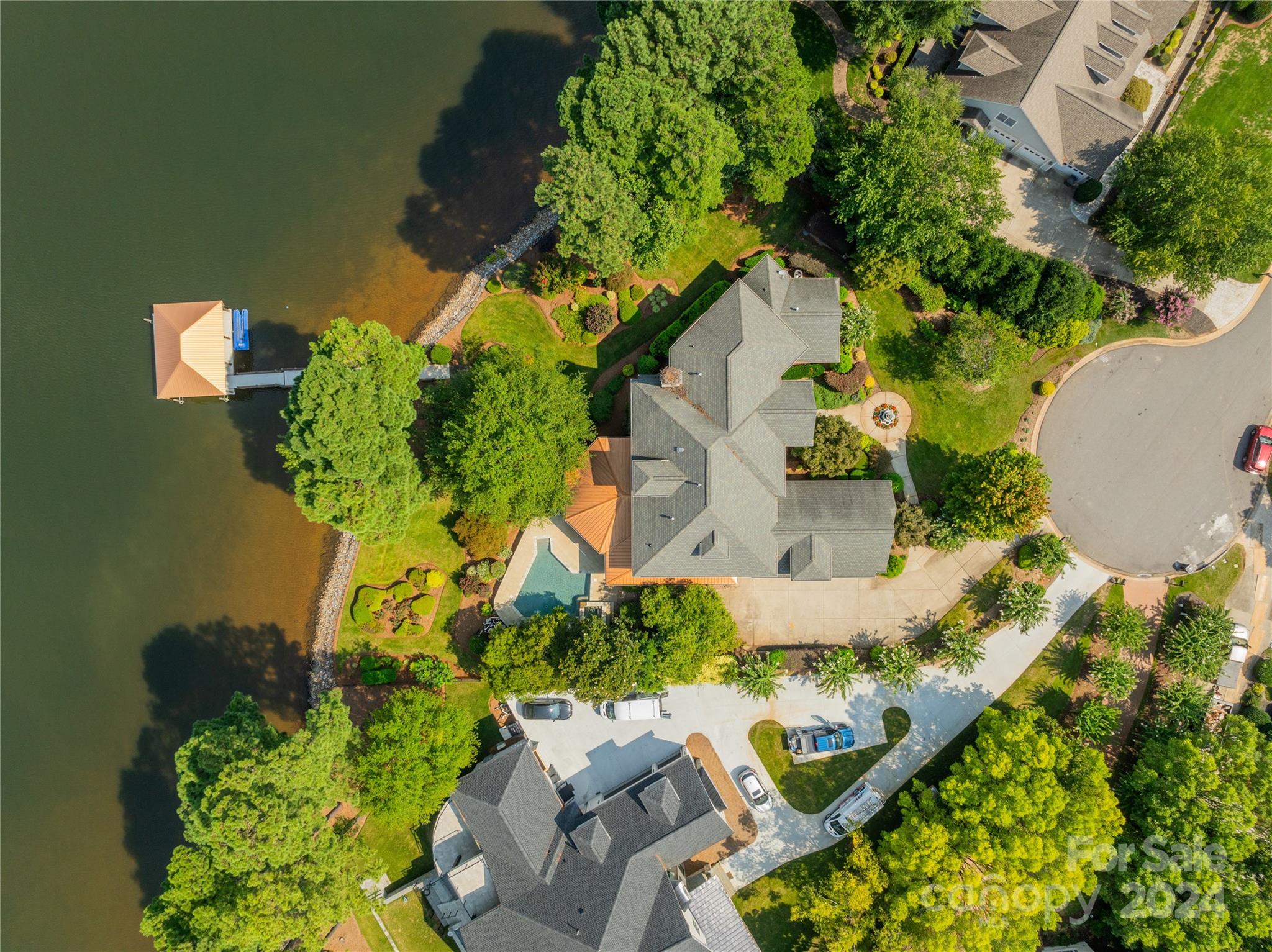 The Harbour at the Pointe - Residential
