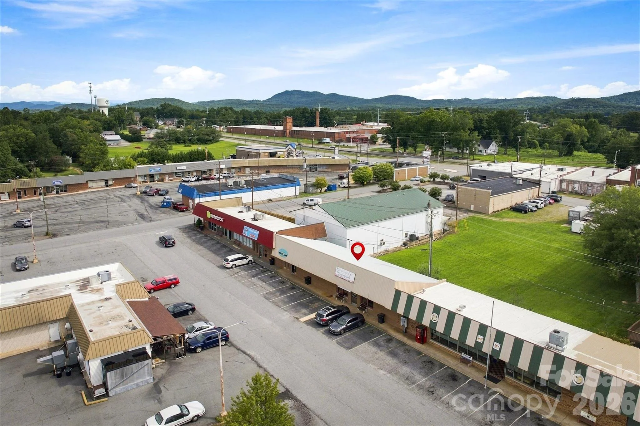 135 Fairway Shopping Center Street, Hudson, NC, 28638