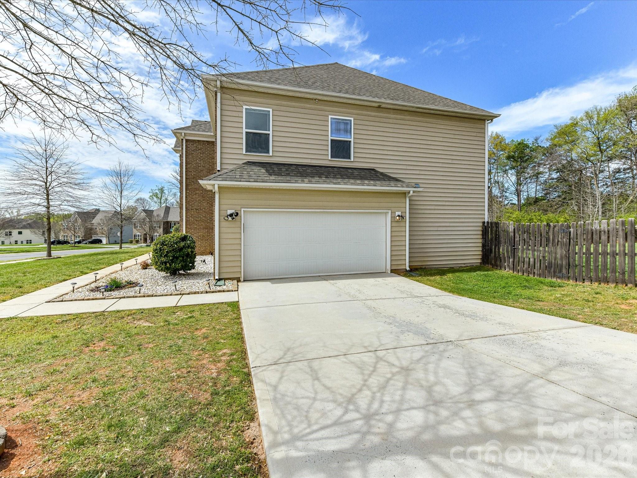 Amber Leigh - Residential