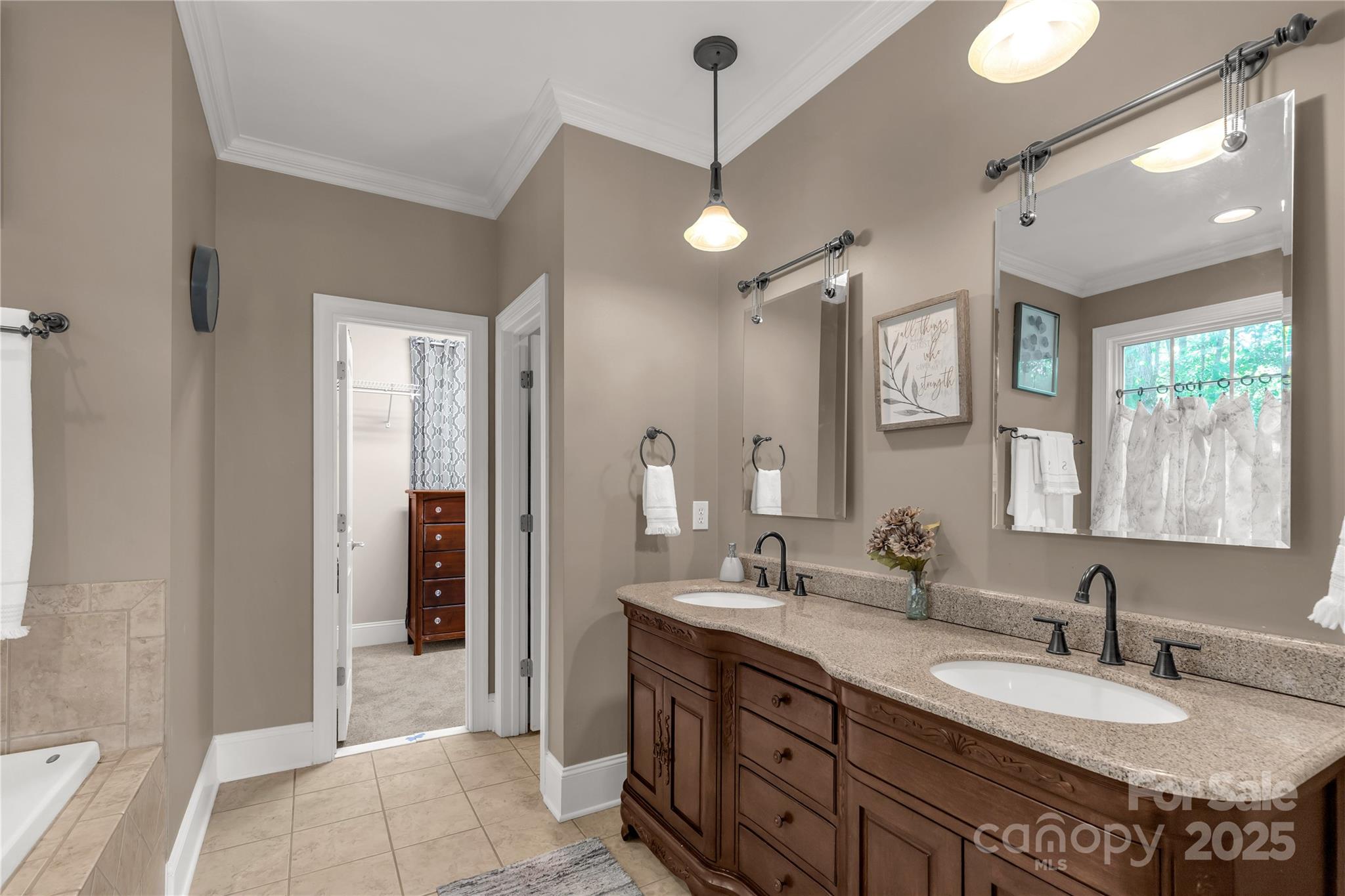 Eagle Glen - Residential