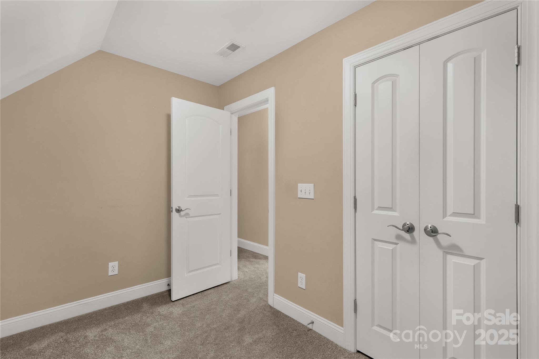 Eagle Glen - Residential