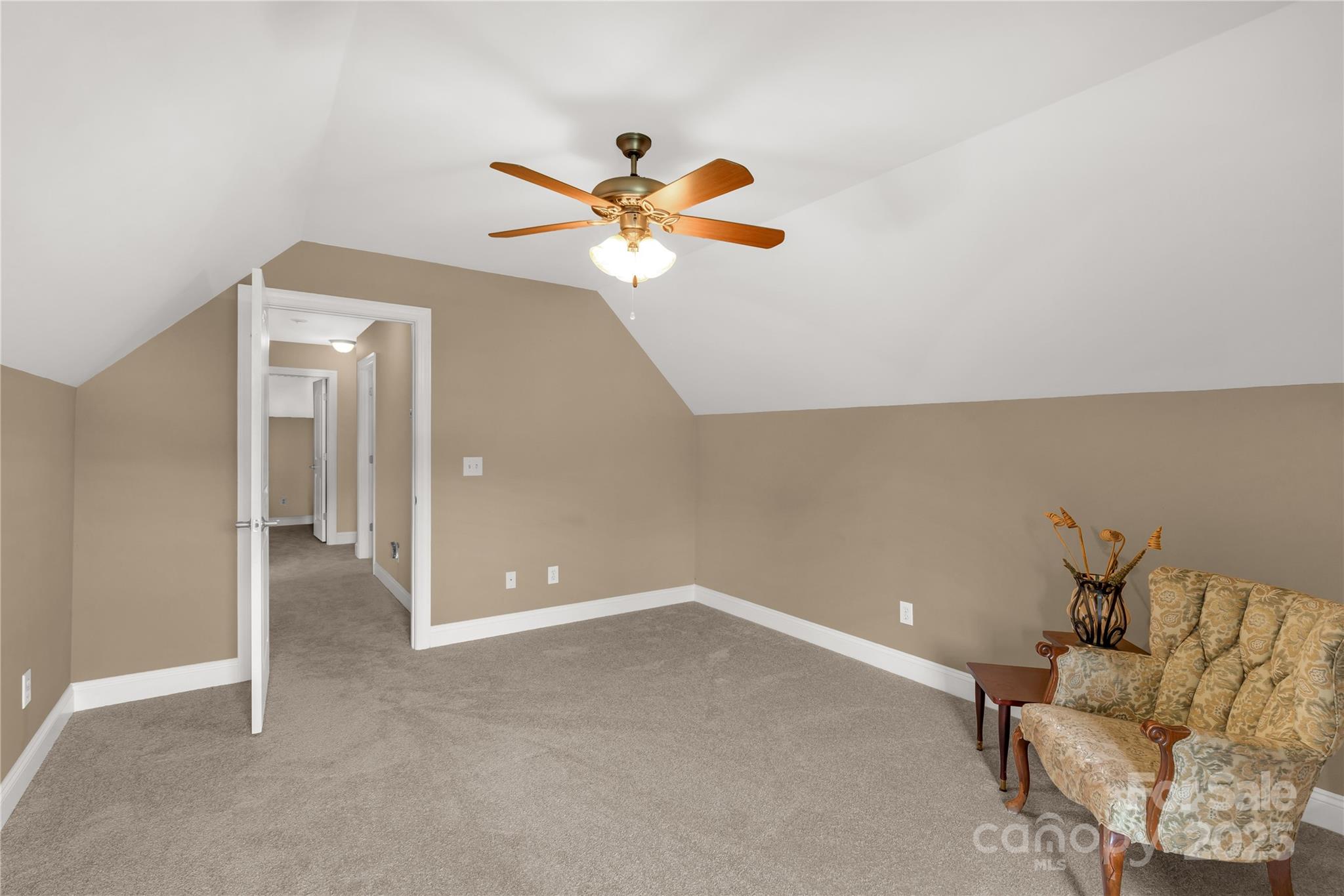 Eagle Glen - Residential