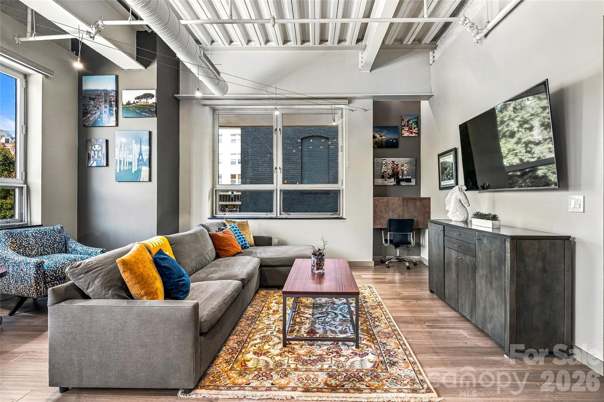 12 S Lexington Avenue 209