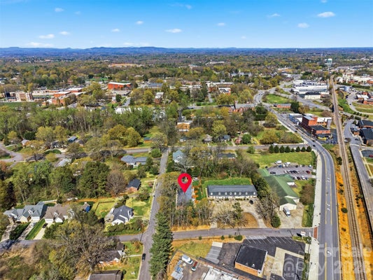 414 7TH ST NE, HICKORY, NC 28601 - Image e37b1d47bef5a5f341f113c199e50bed/438101762