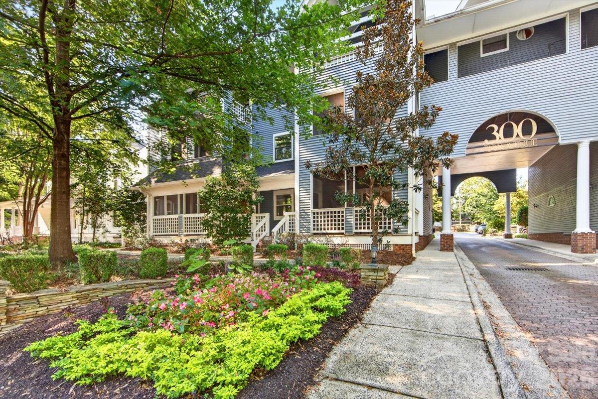 300 E Park Avenue 30
