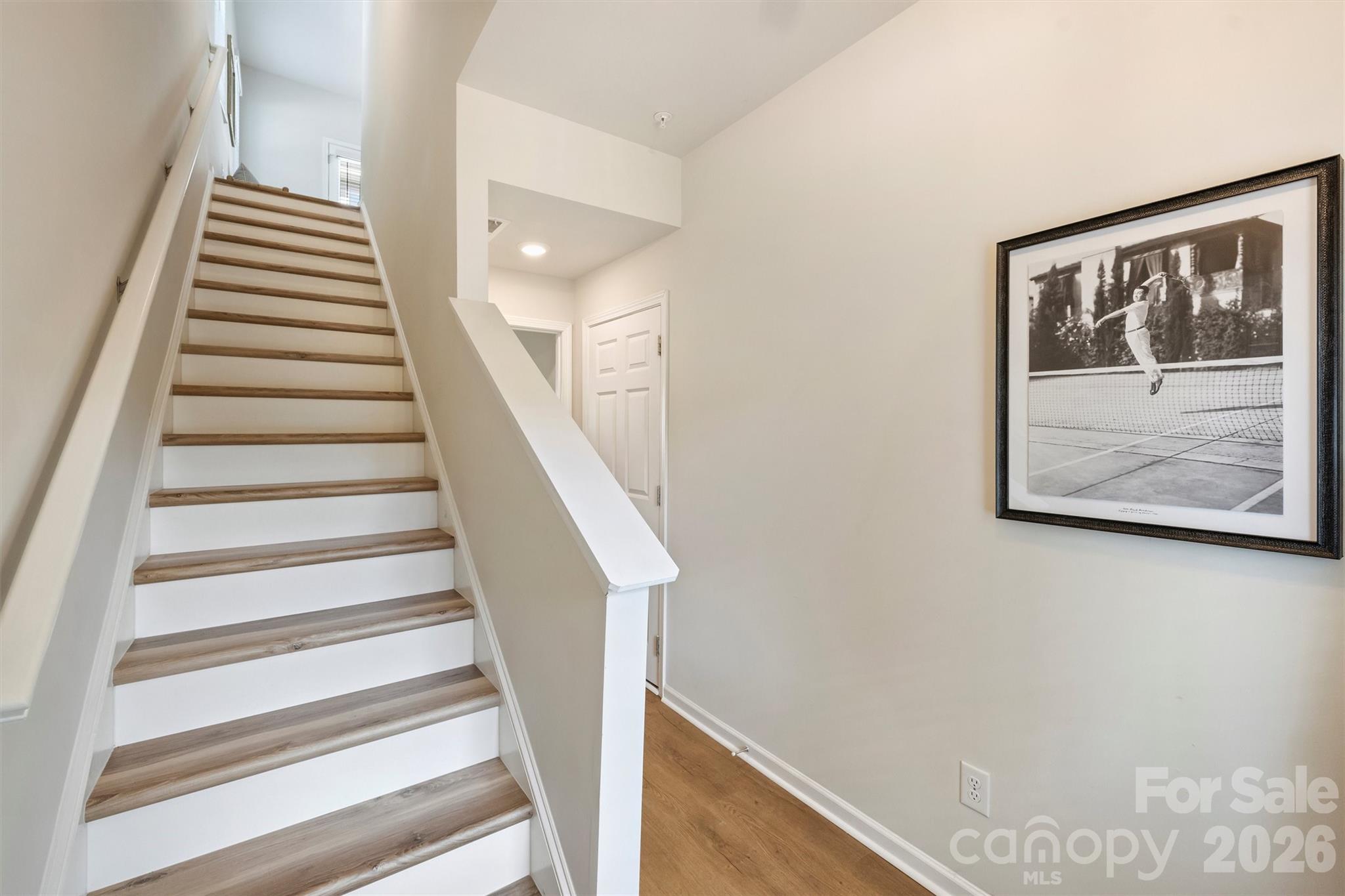 2409 Via del Conte Alley