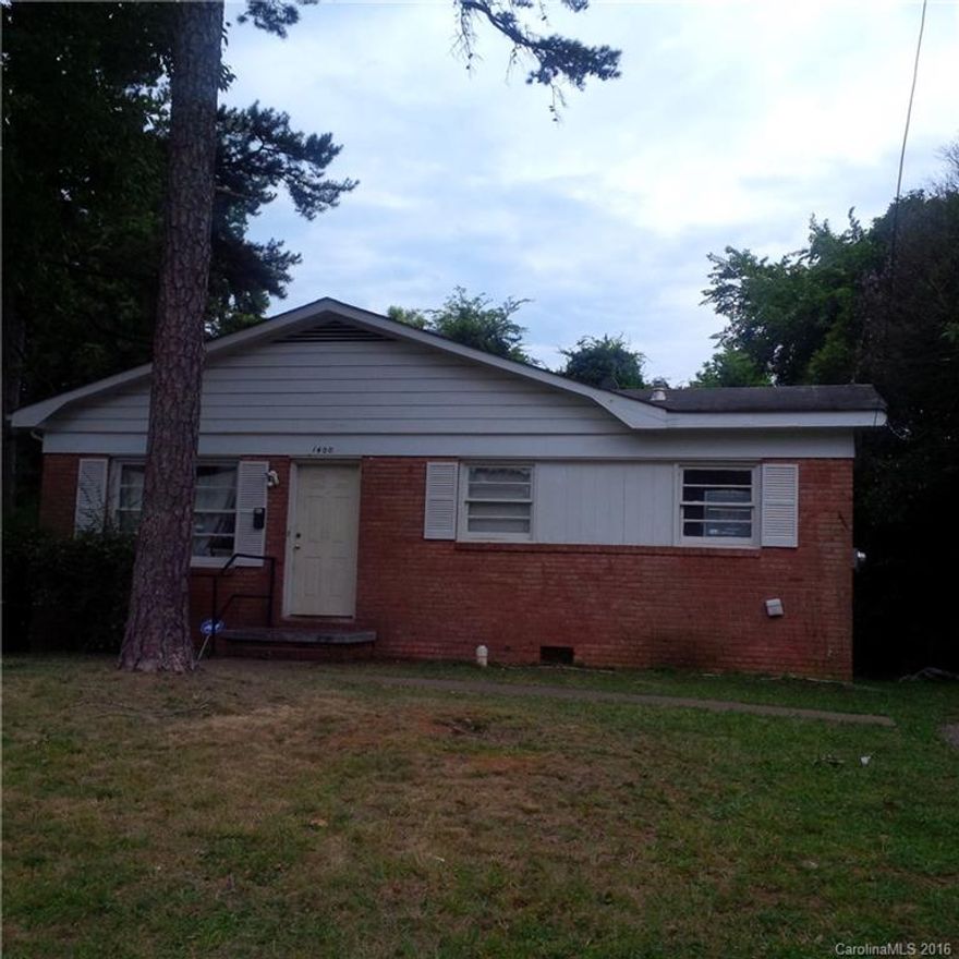 Great opportunity to own a duplex in popular South Charlotte. Great location! Lots of potential.