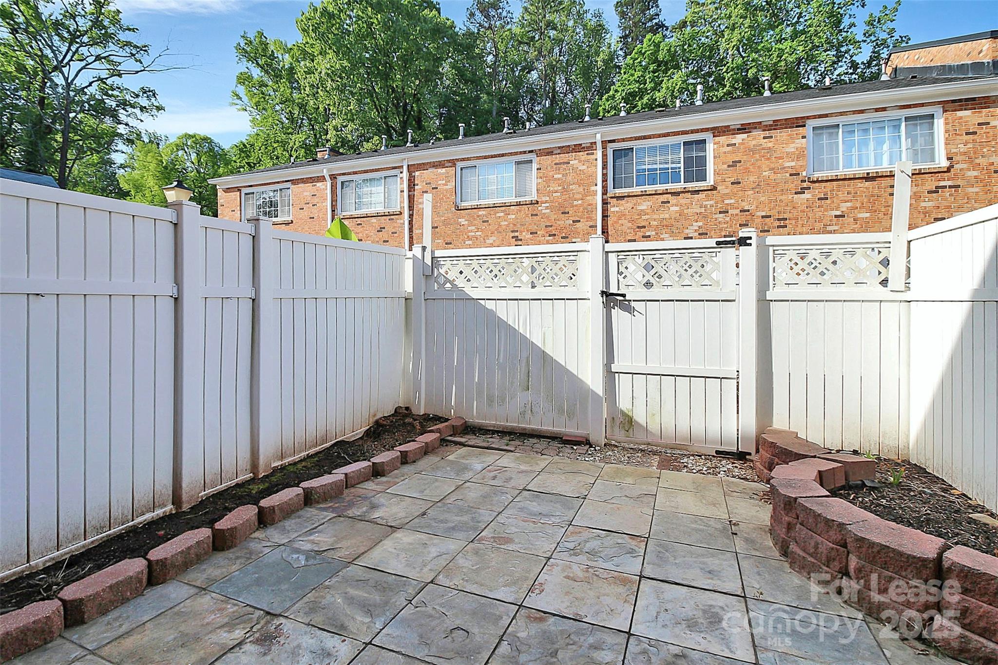 Williamsburg on Commonwealth - Residential Lease