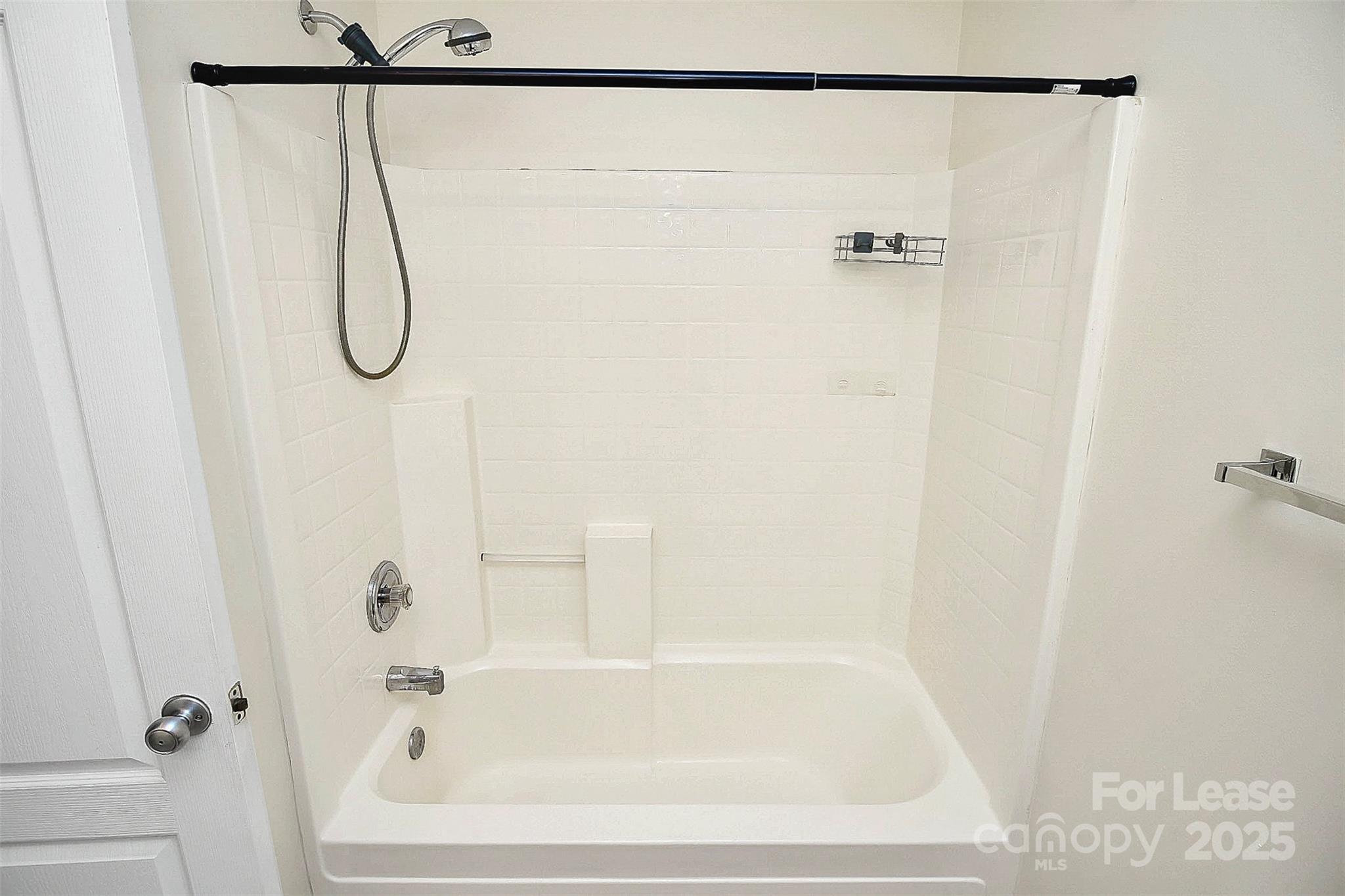 Williamsburg on Commonwealth - Residential Lease