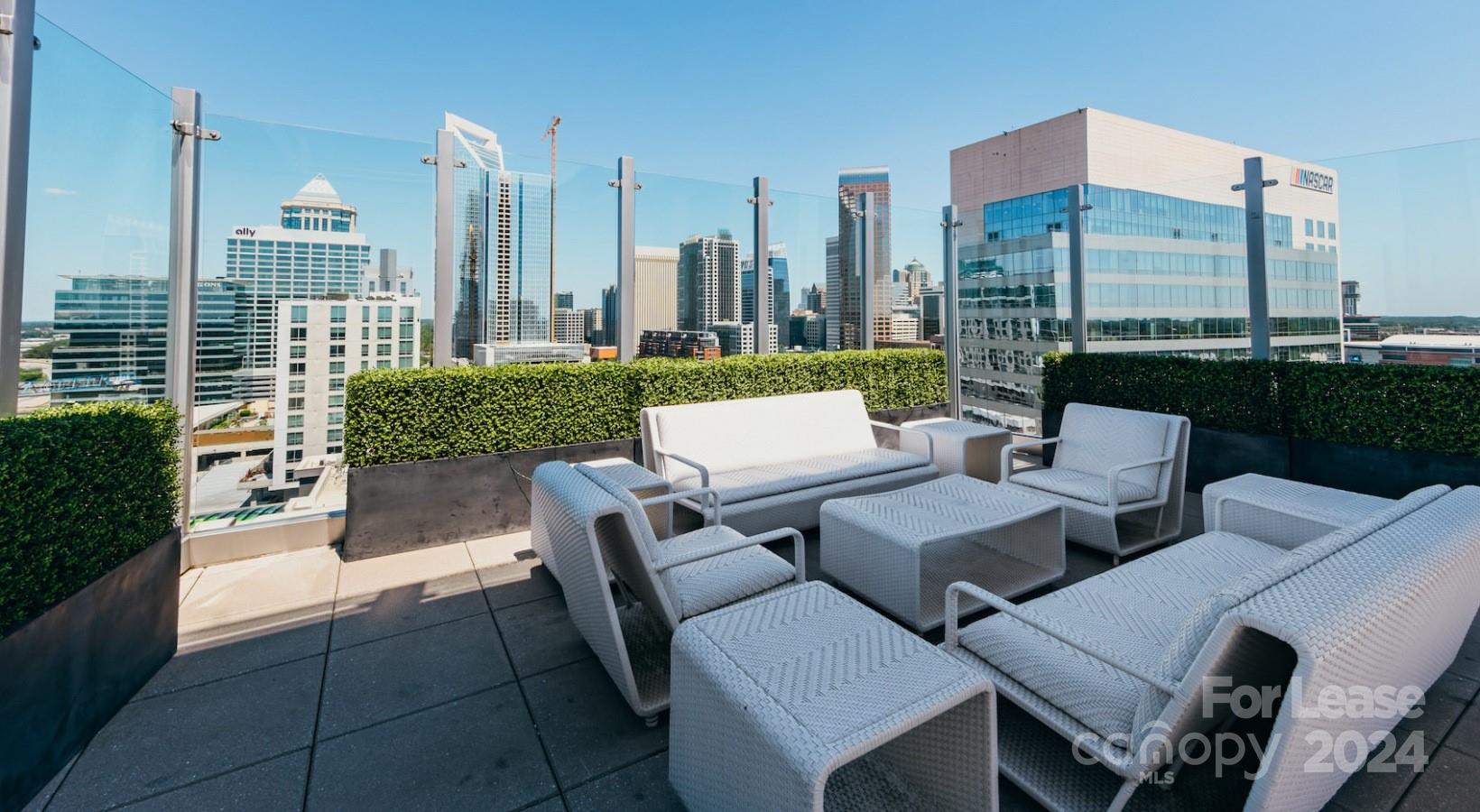 Charlotte, North Carolina 28202, United States, 2 Bedrooms Bedrooms, ,3 BathroomsBathrooms,Residential,Active,58715