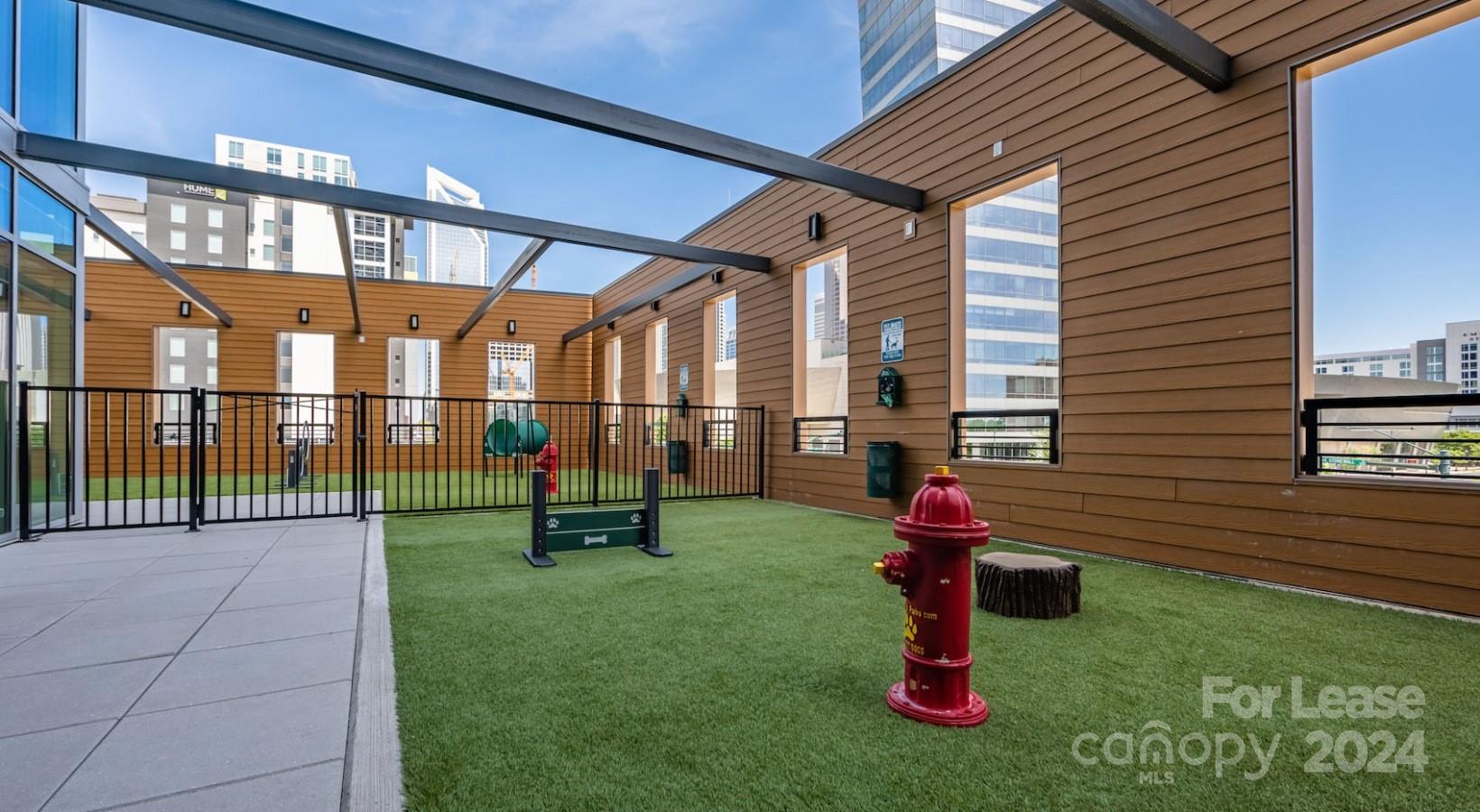 Charlotte, North Carolina 28202, United States, 2 Bedrooms Bedrooms, ,3 BathroomsBathrooms,Residential,Active,58715