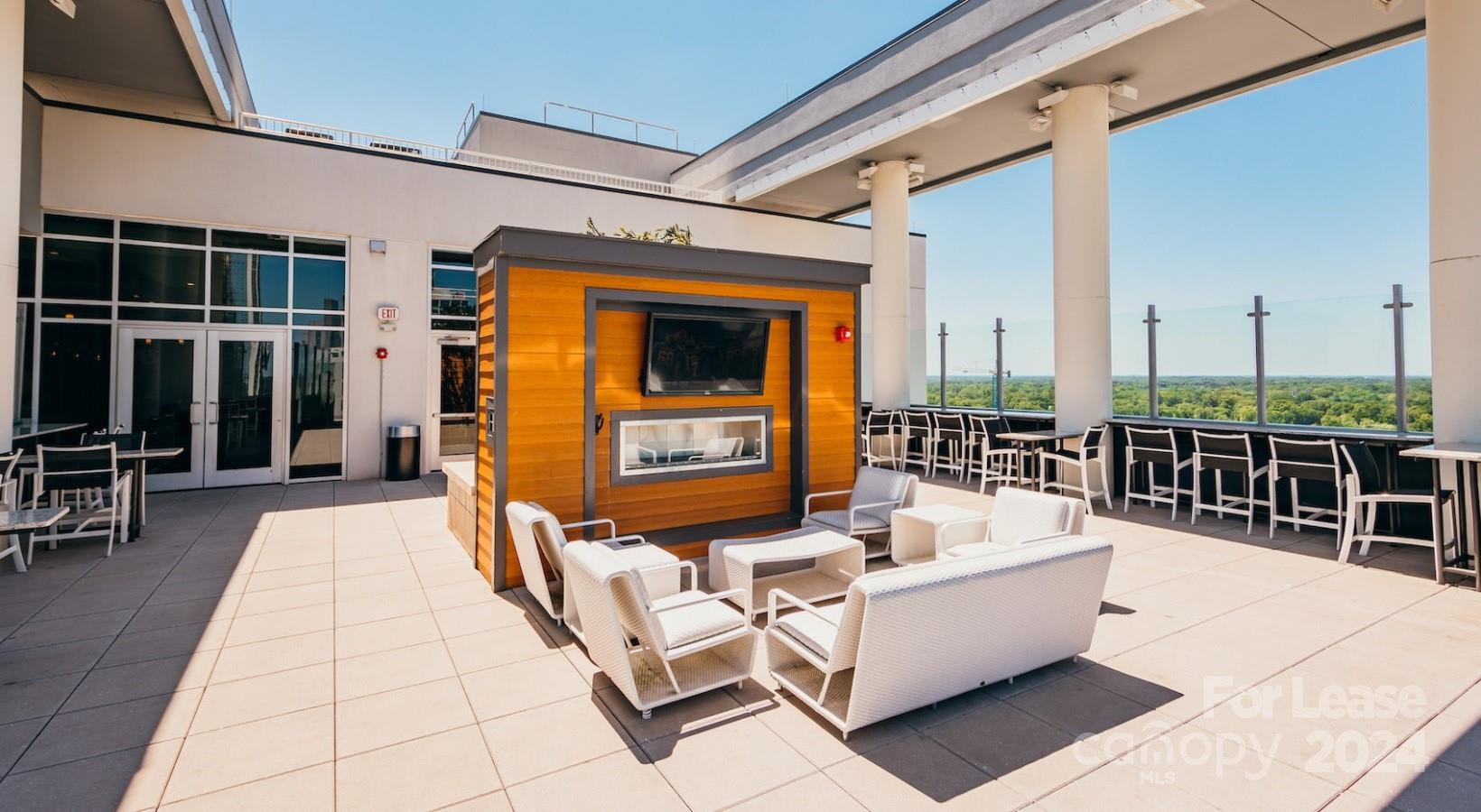 Charlotte, North Carolina 28202, United States, 2 Bedrooms Bedrooms, ,3 BathroomsBathrooms,Residential,Active,58715