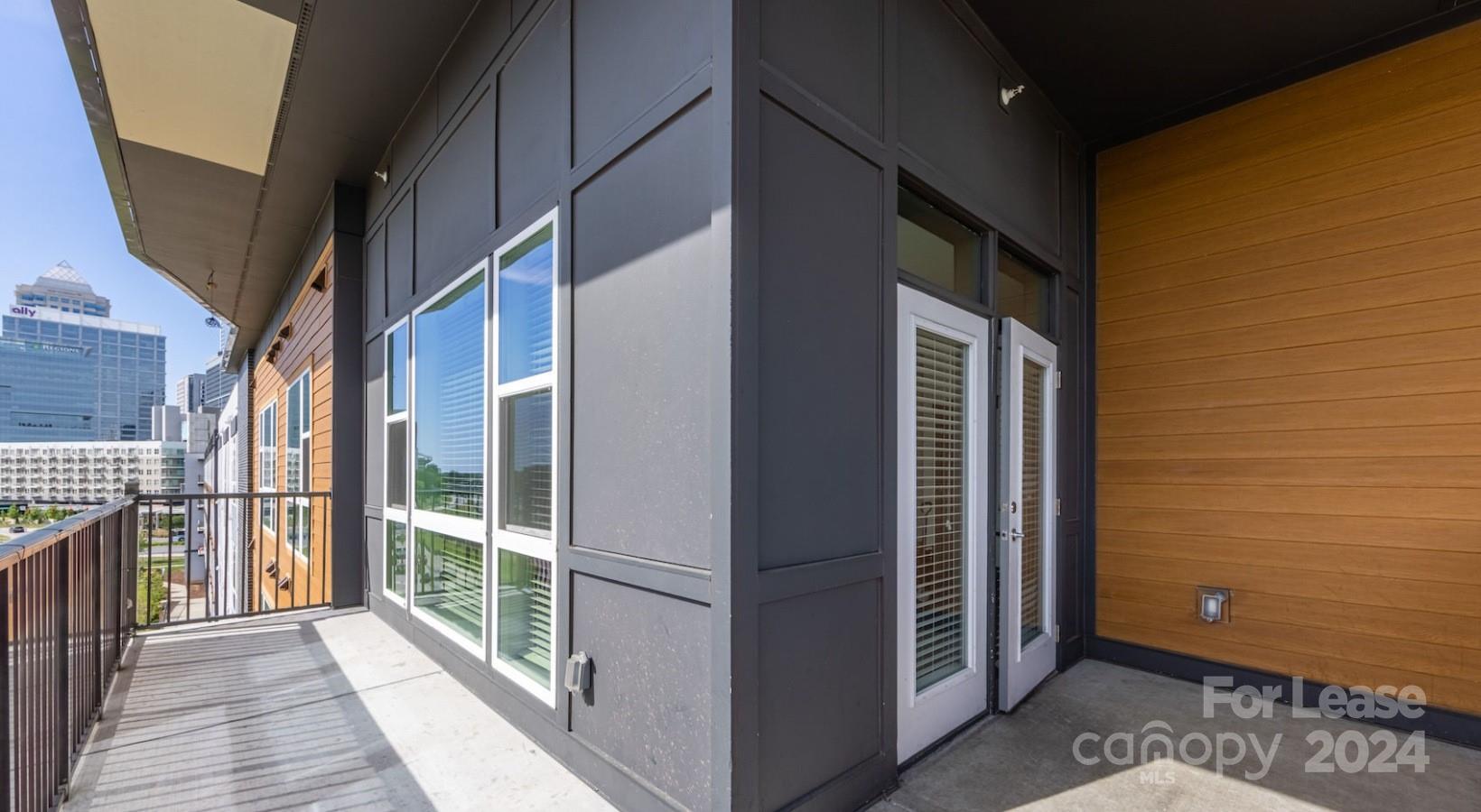 Charlotte, North Carolina 28202, United States, 2 Bedrooms Bedrooms, ,3 BathroomsBathrooms,Residential,Active,58715