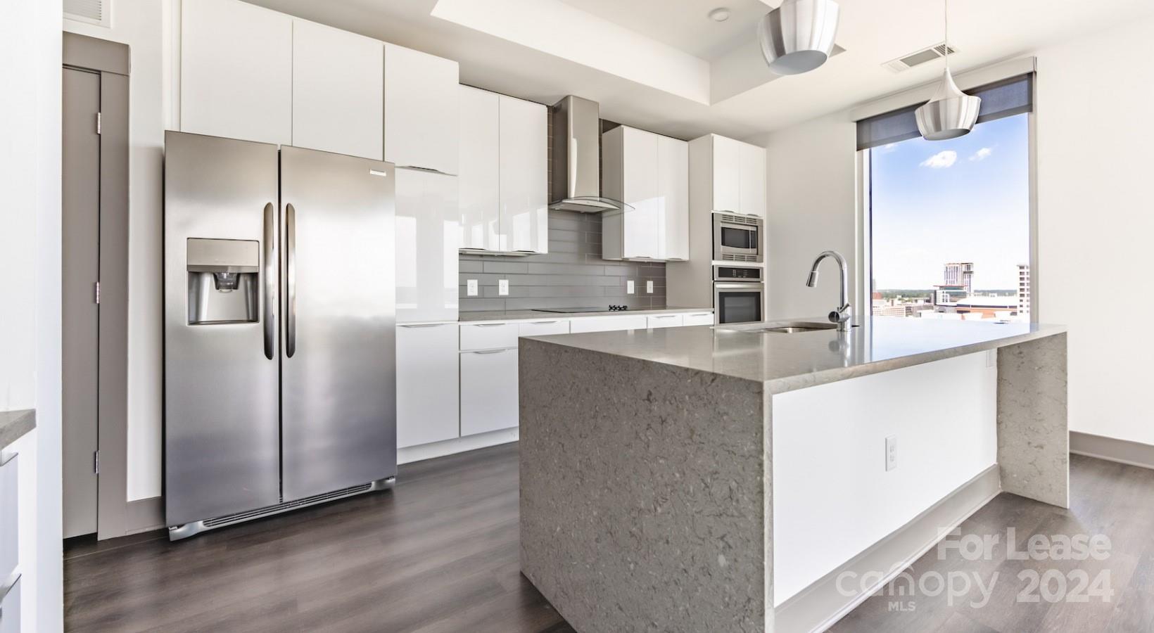 Charlotte, North Carolina 28202, United States, 2 Bedrooms Bedrooms, ,3 BathroomsBathrooms,Residential,Active,58715