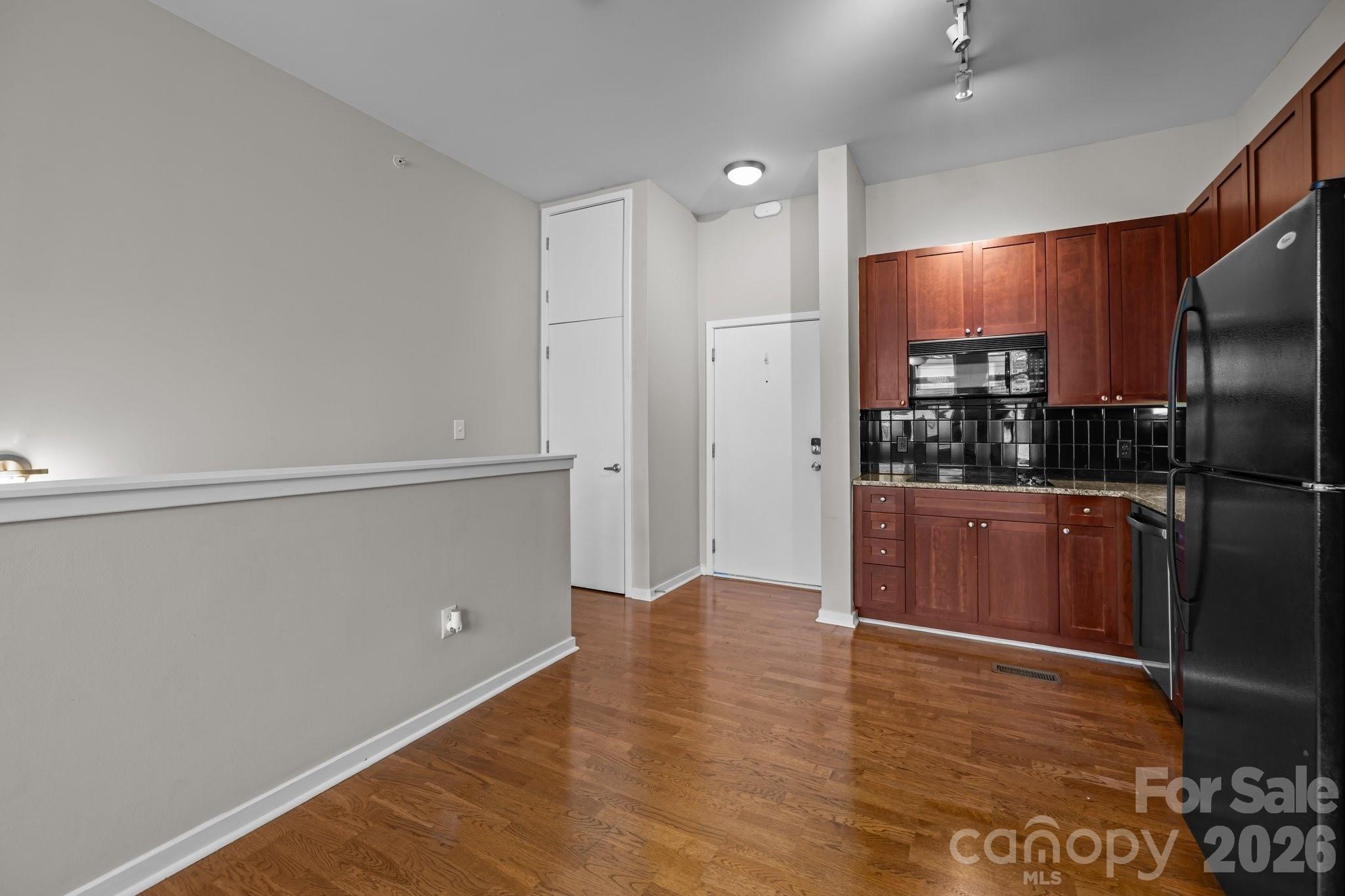 2125 Southend Drive 448