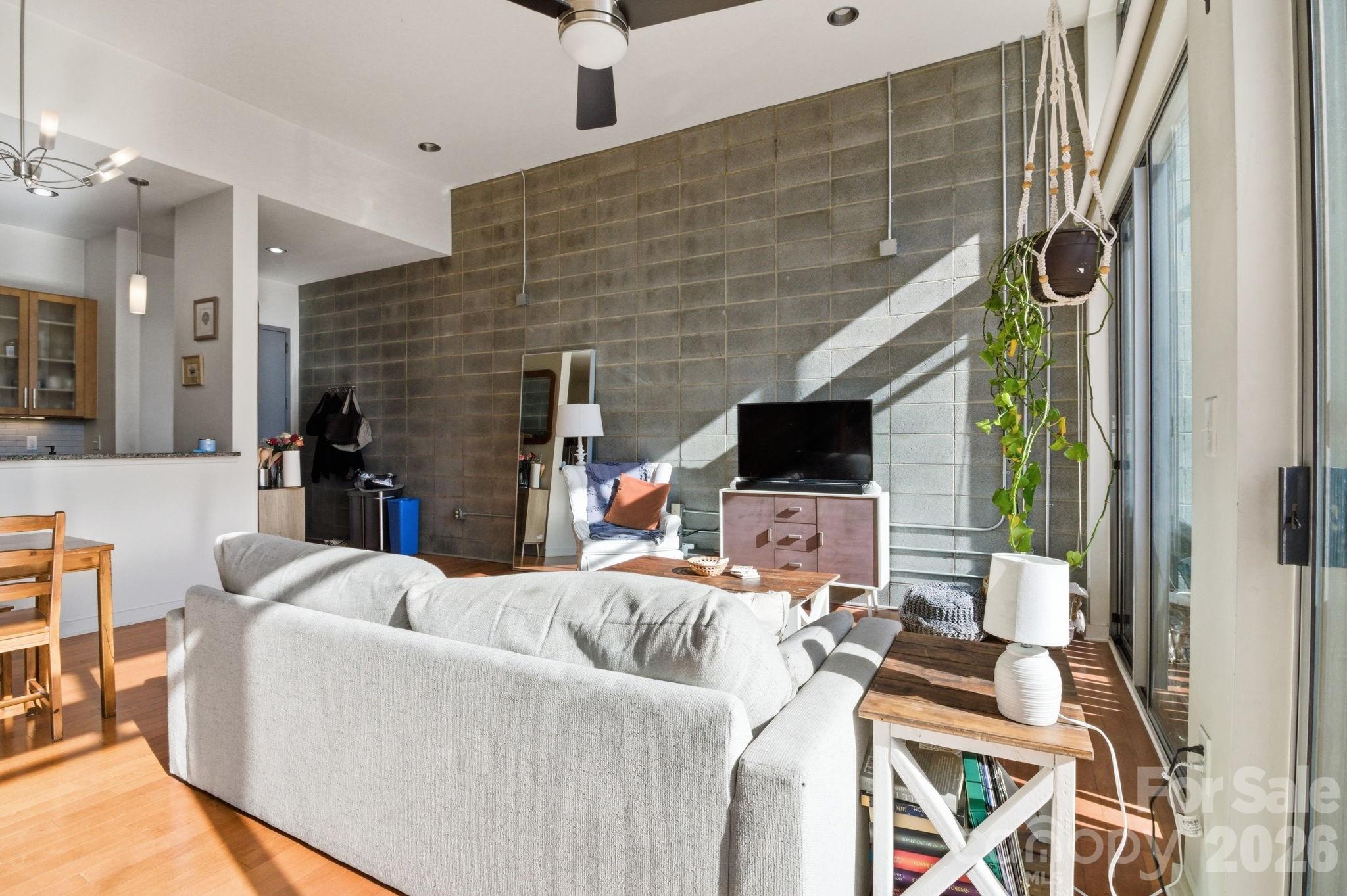 2116 McClintock Road 123