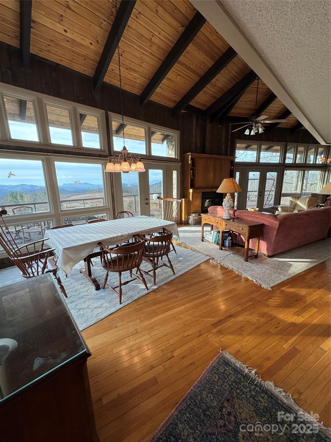 160 Crestwood Circle