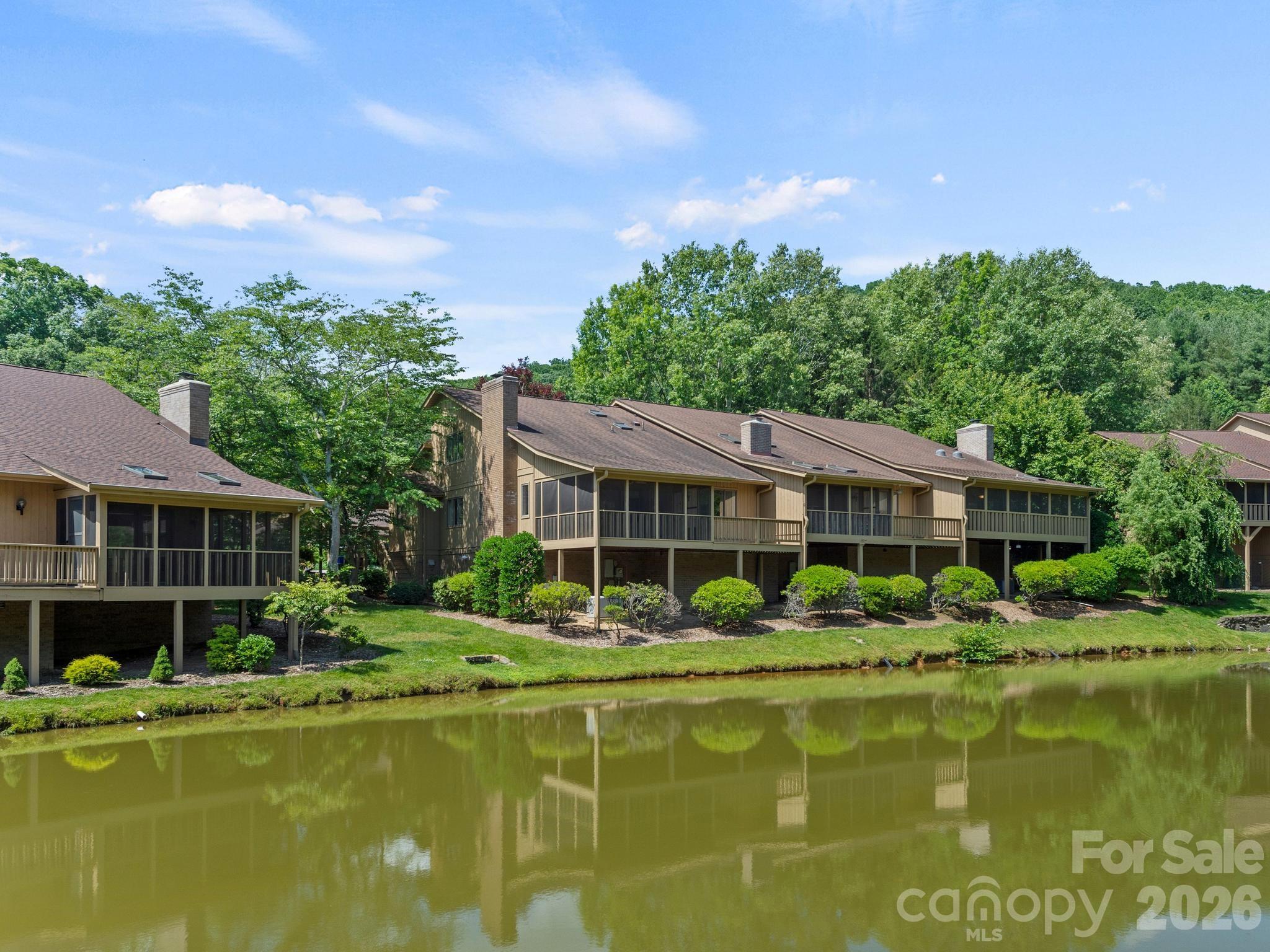 1001 Red Oak Drive