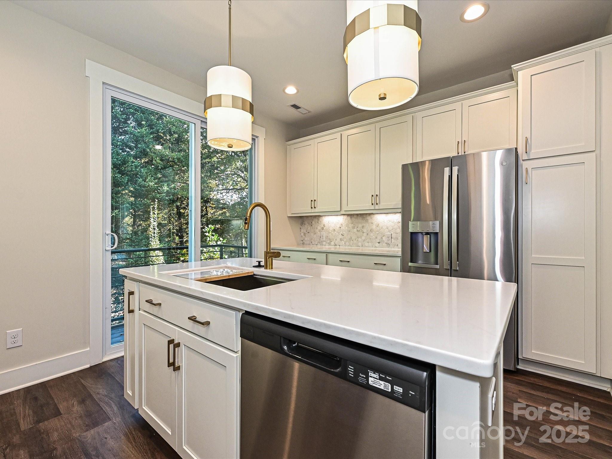 1421 Collier Walk Alley CSW0209