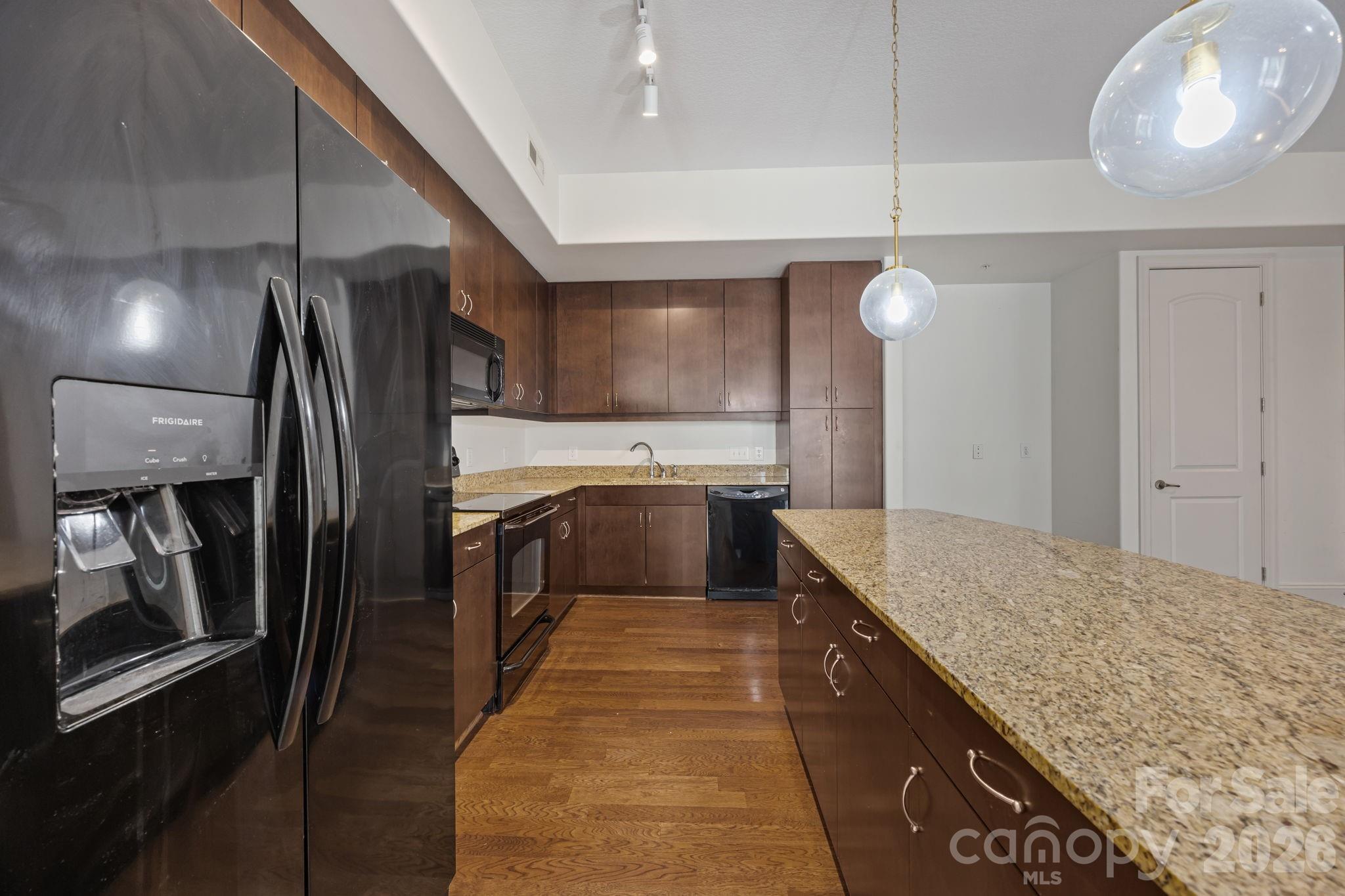 4620 Piedmont Row Drive 609