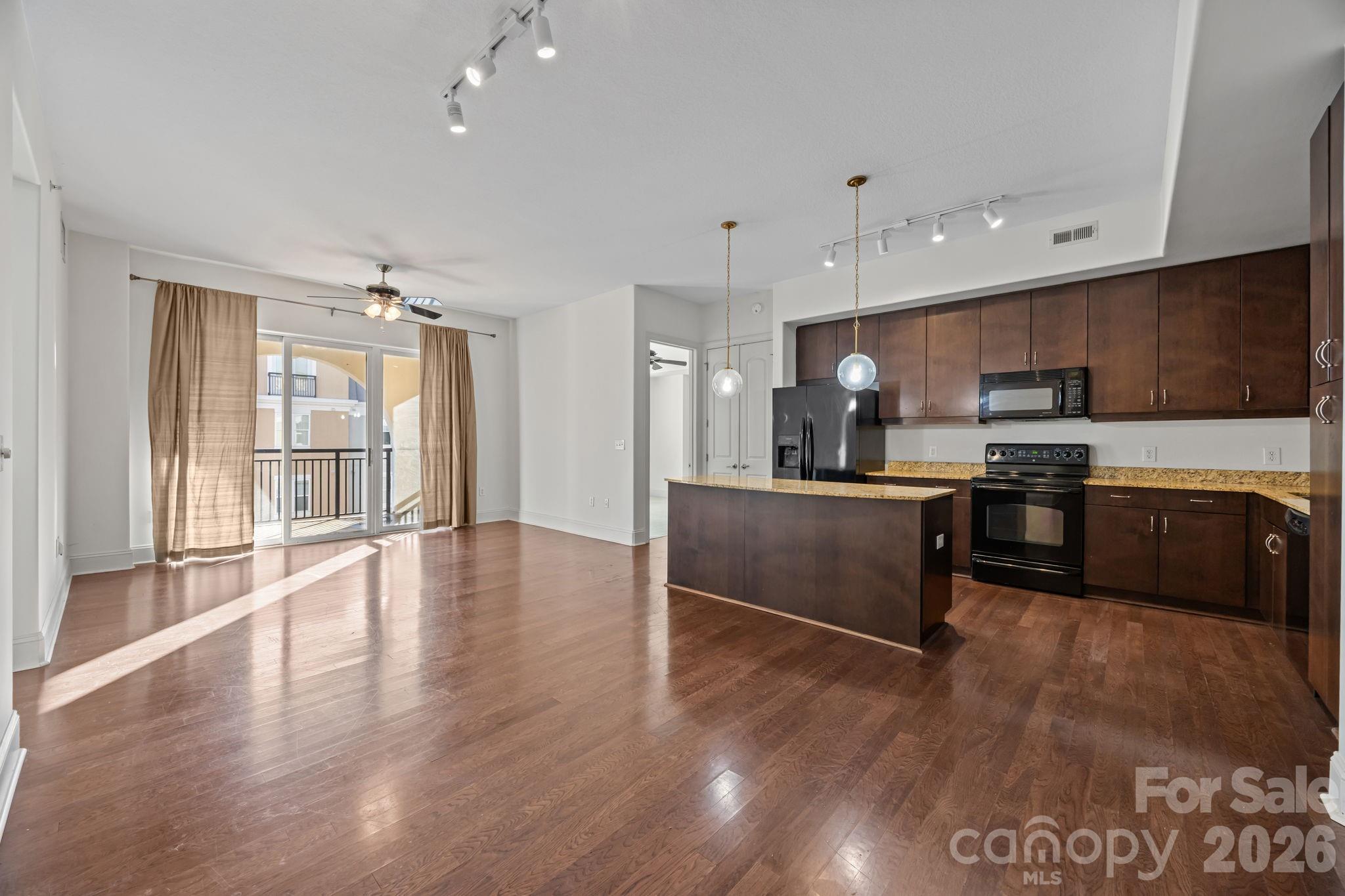 4620 Piedmont Row Drive 609