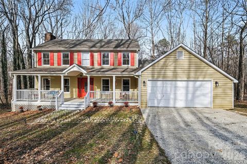 Photo of 909 Woodland Forest Drive, Waxhaw, NC 28173 (MLS # 4350826)