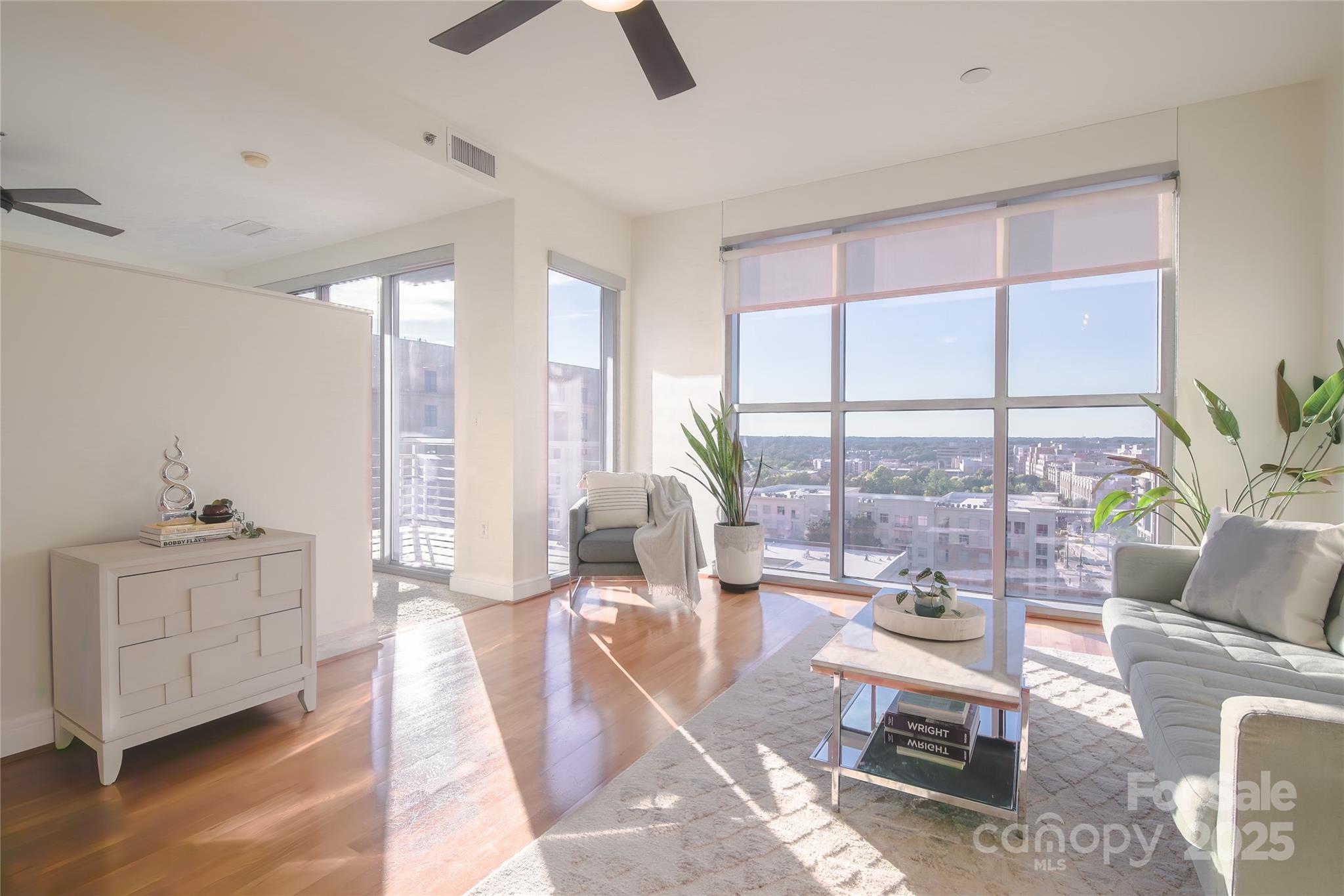 333 W Trade Street W 905