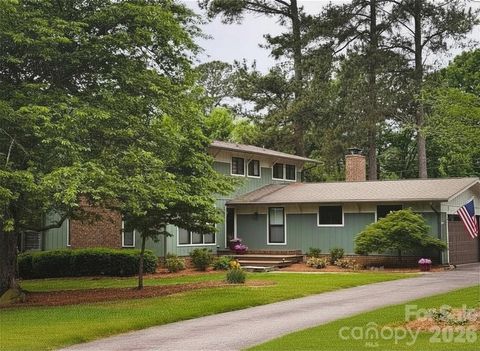 Photo of 3605 Golfview Drive, Gastonia, NC 28056 (MLS # 4376545)