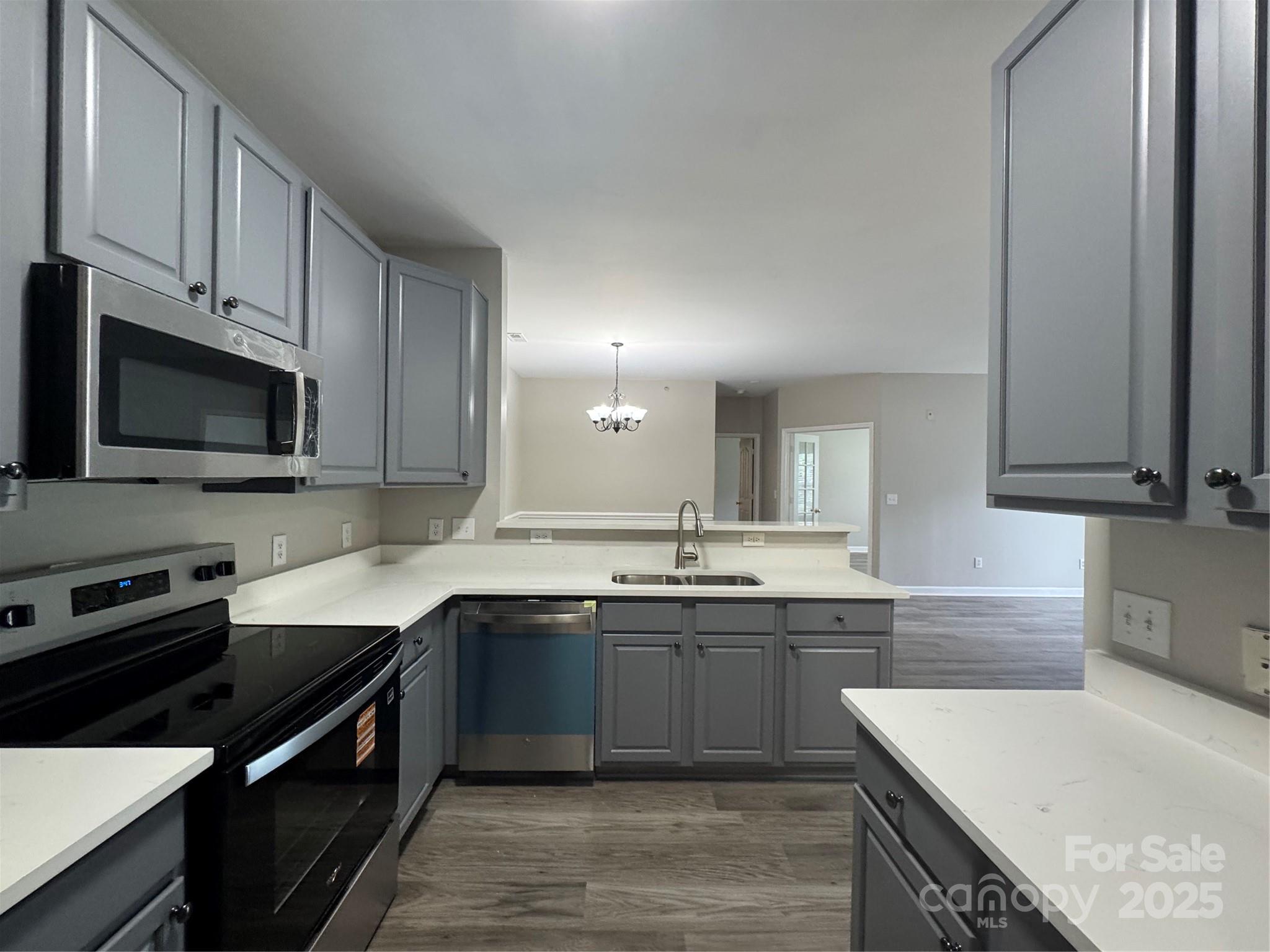 Charlotte, North Carolina 28262, United States, 2 Bedrooms Bedrooms, ,2 BathroomsBathrooms,Residential,Active,194028