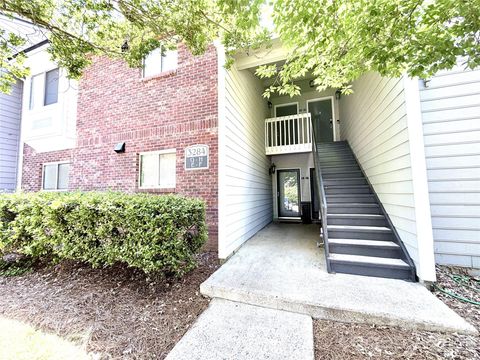Photo of 3284 Heathstead Place #G, Charlotte, NC 28210 (MLS # 4373660)