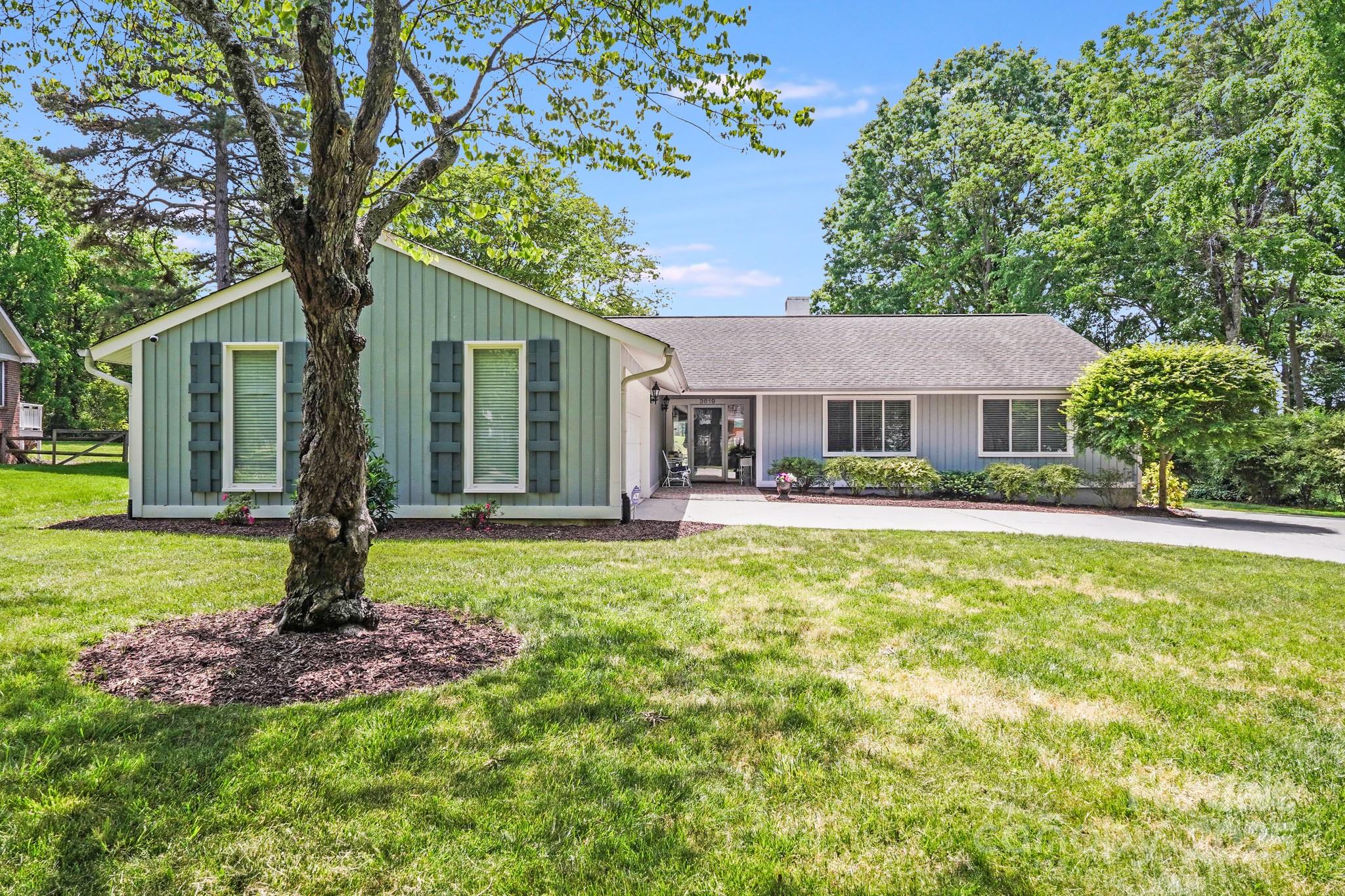 Ridgeloch - Residential