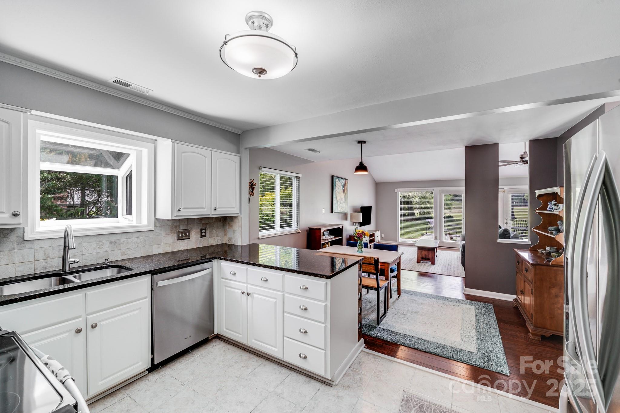 Ridgeloch - Residential