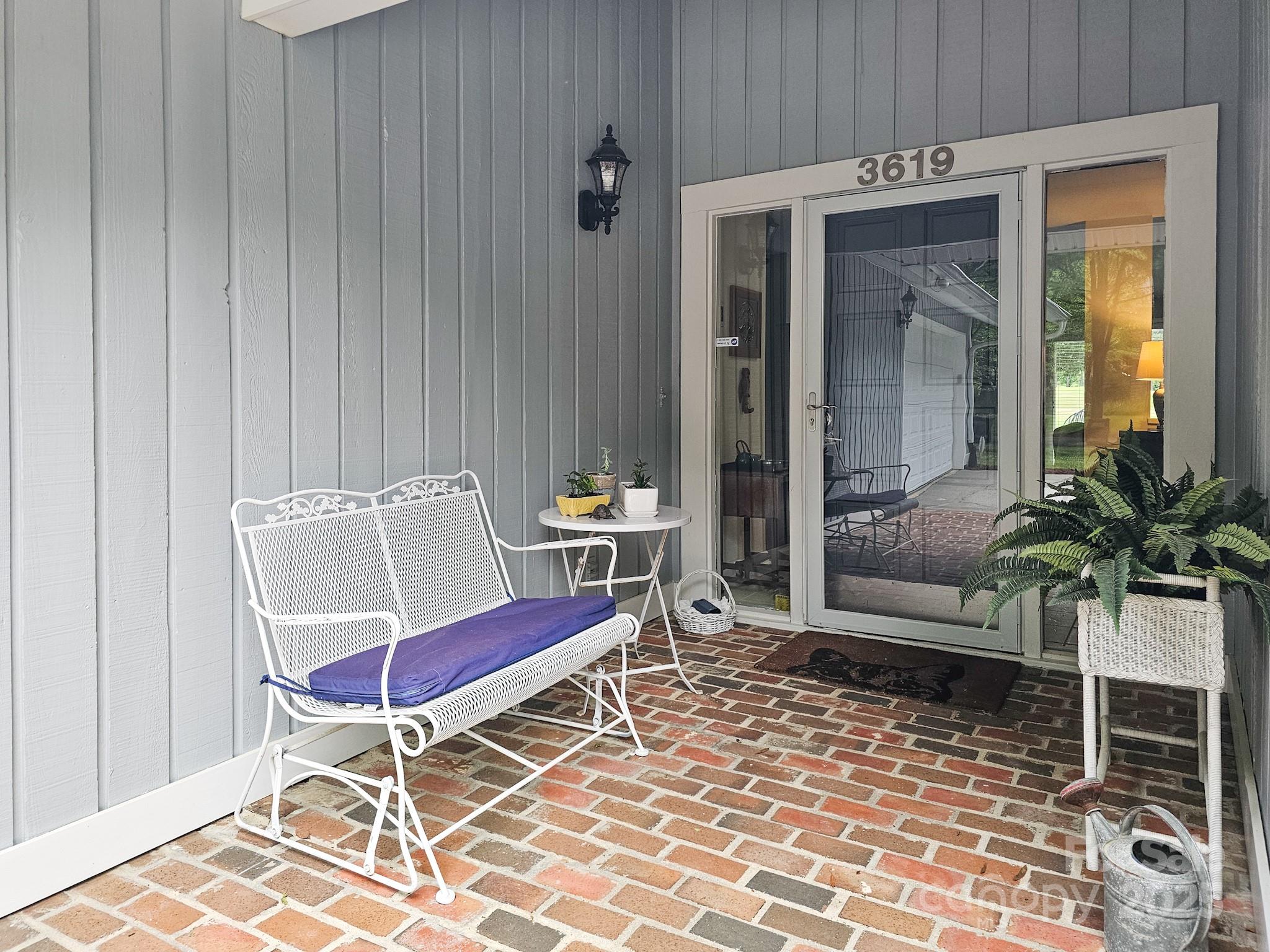 Ridgeloch - Residential