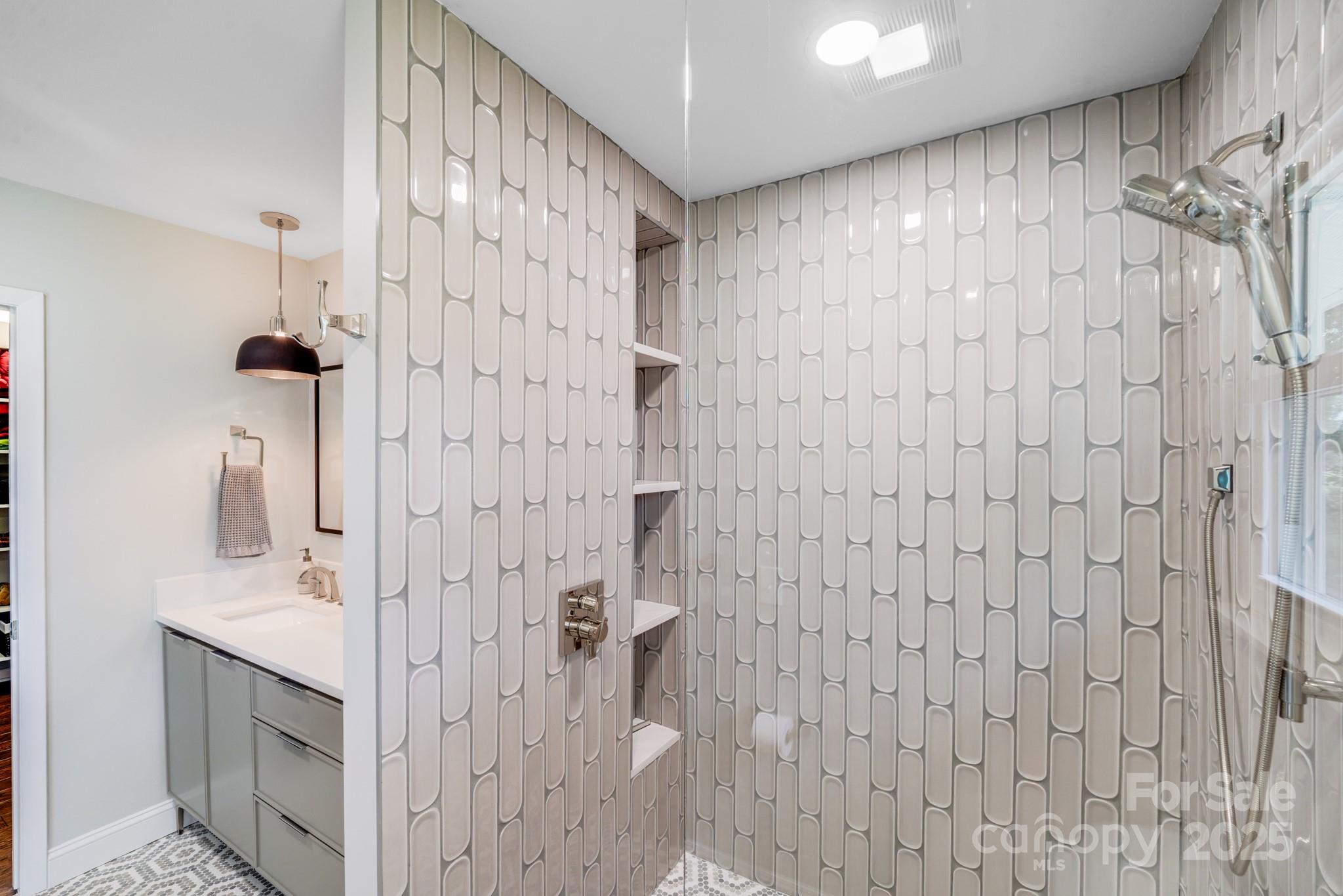 Ridgeloch - Residential