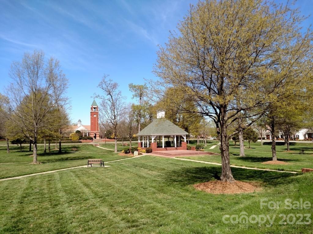 Lake Park - Residential
