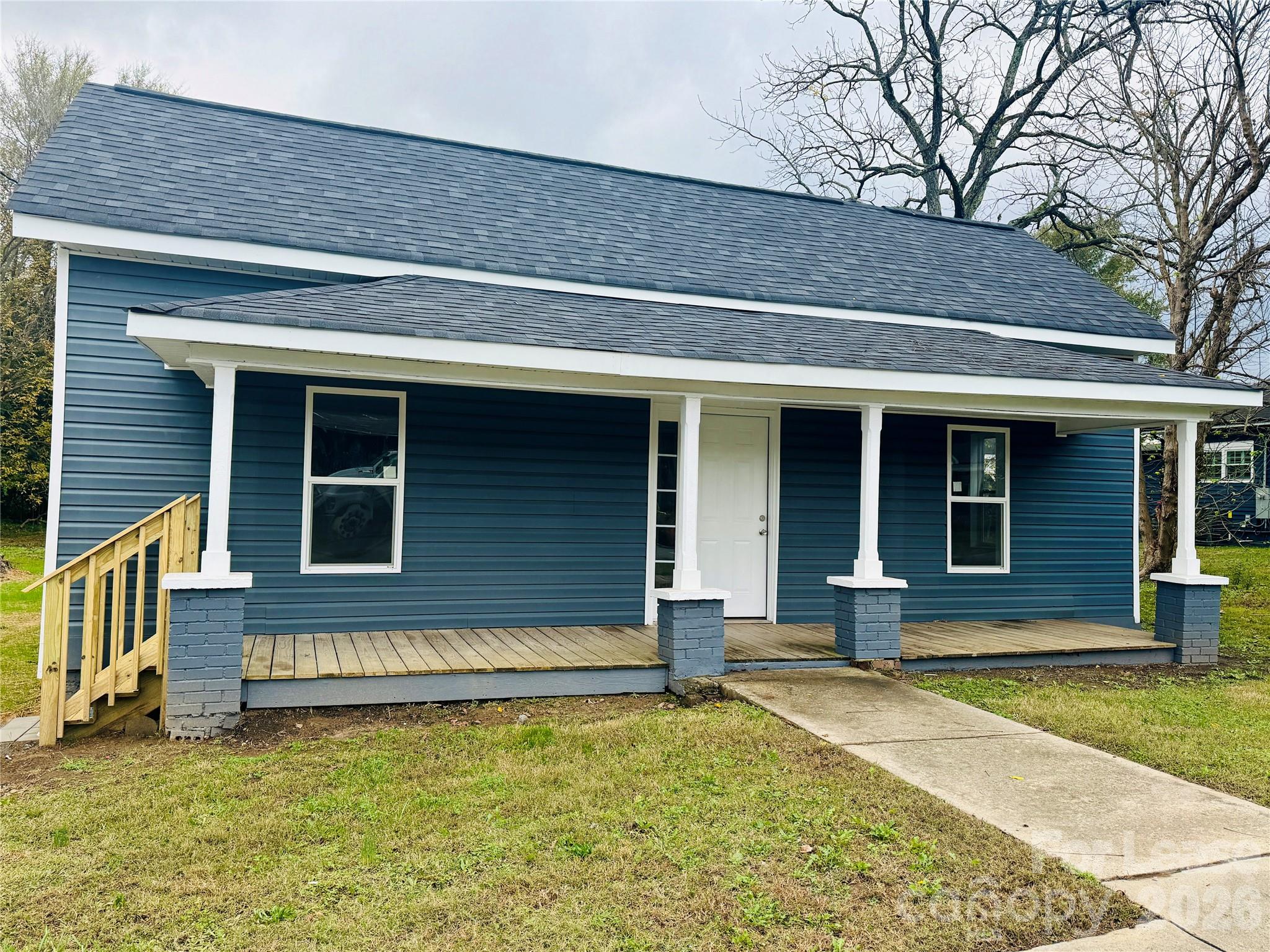 Photo 1 of 13 — 508 Elm Avenue, Mount Holly, NC 28021
