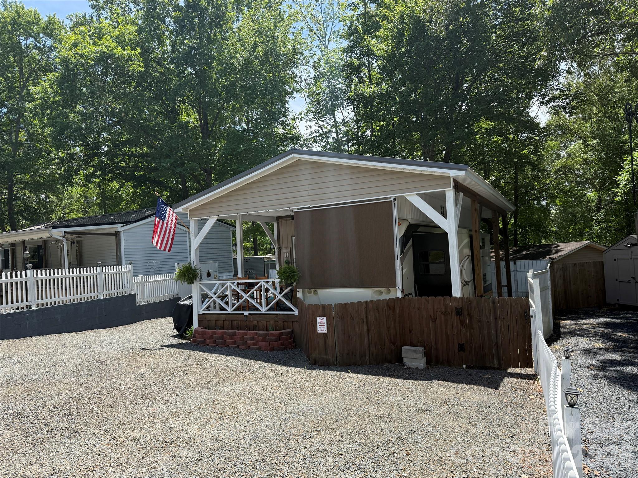 Twin Harbor - Residential
