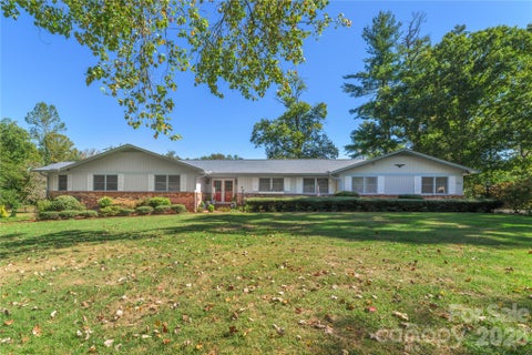Photo of 791 Crooked Creek Road, Hendersonville, NC 28739 (MLS # 4432032)
