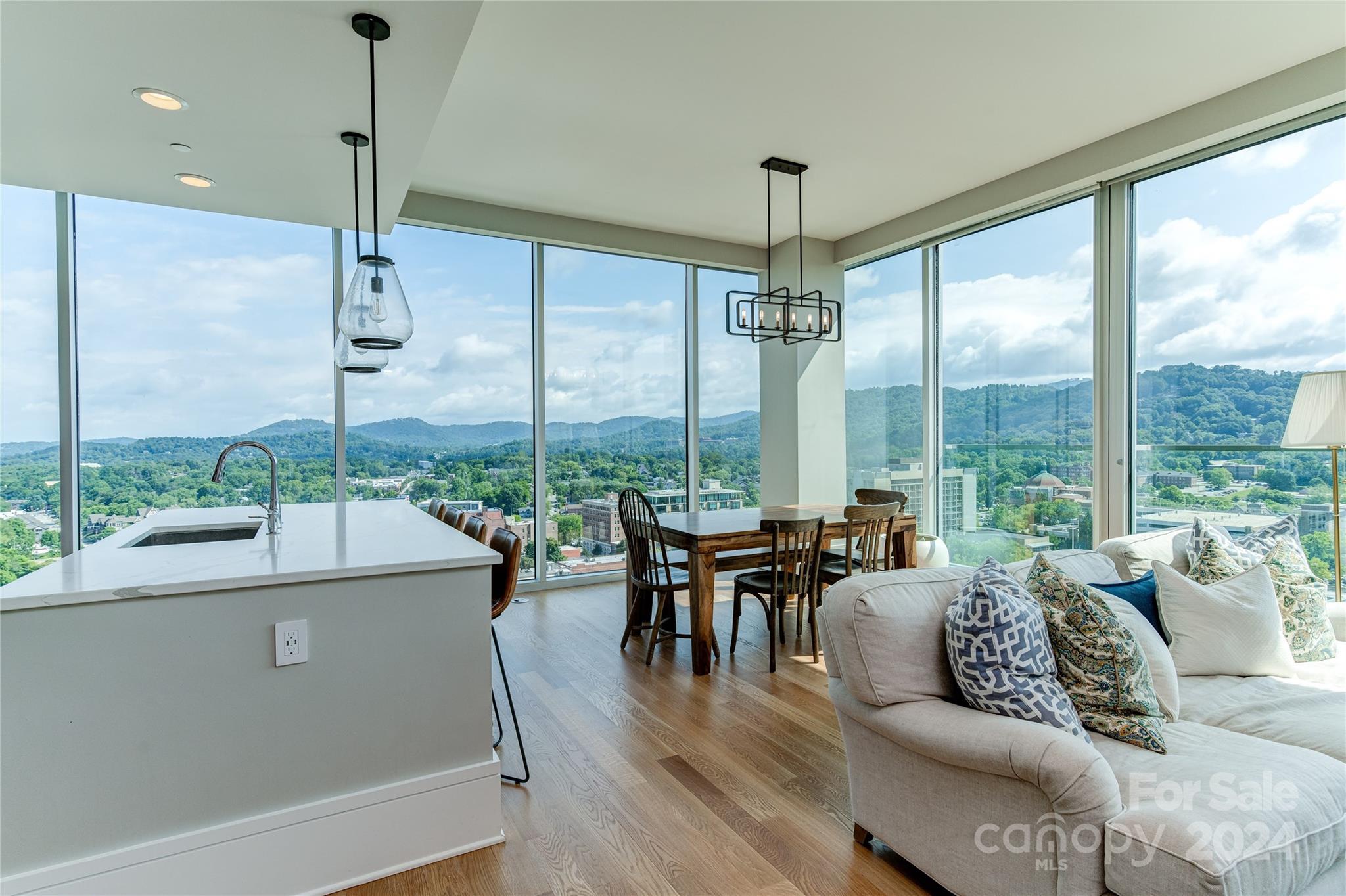 Asheville Arras Residence - Residential