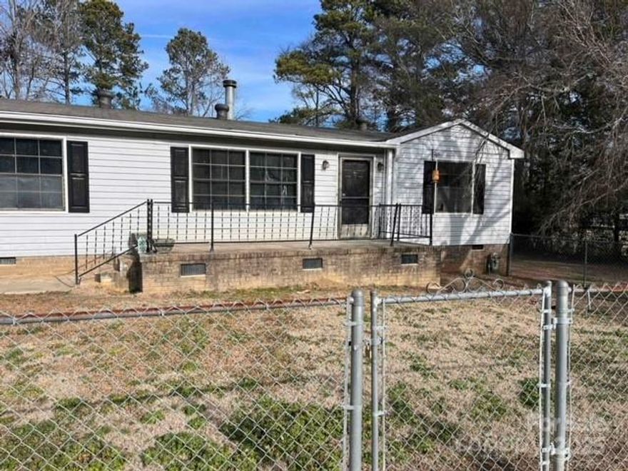 Owner Will Consider Financing with a substantial down payment, term flexible.

Please visit & call the seller directly .

This is an AS IS SALE