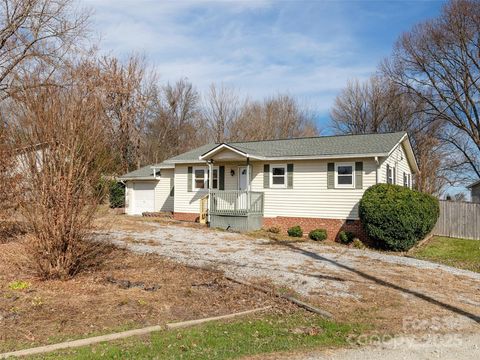 5057 Howard Gap Road Flat Rock NC 28731