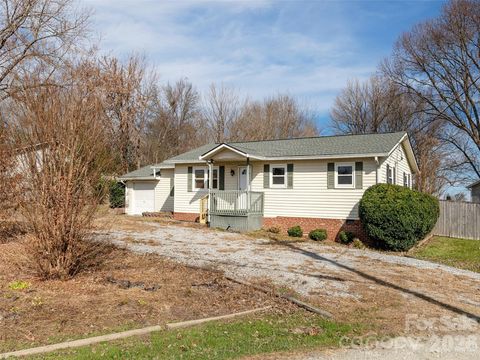 5057 Howard Gap Road Flat Rock NC 28731