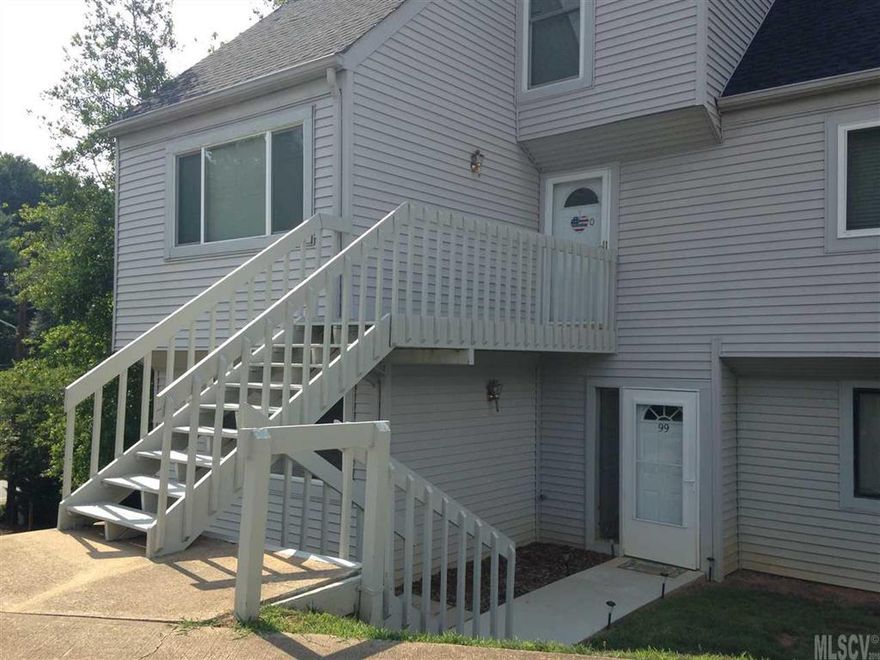 Very nice 1BR/1BA condo with a lakeview! Very well kept and tastefully decorated.  Great NW Hickory location. Waterfront complex has day dock, boat storage, pool and clubhouse.  HOA dues are $66/mon.  Complex is approved for an FHA loan!