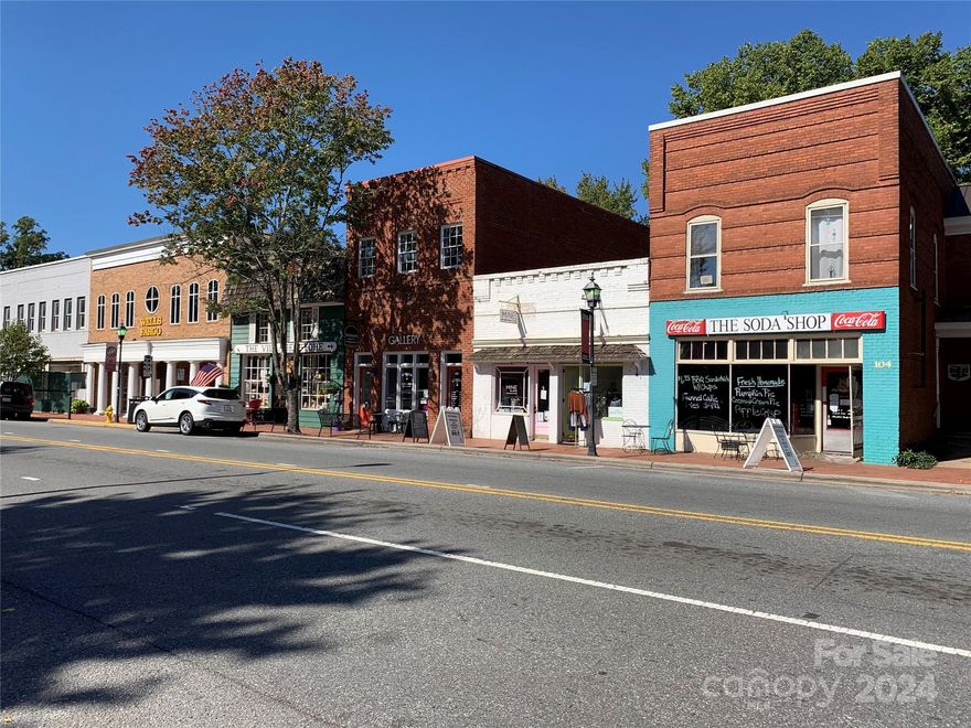 Build your dream home on this walk to town lot on desirable Walnut Street. Opportunities to build this close to Main Street don't come along often. Convenient to Davidson College, The Davidson Farmers Market, the restaurants and boutiques in Historic Downtown Davidson, Lake Norman, Uptown Charlotte and Charlotte-Douglas International Airport. Lot is also offered with a proposed house separately as MLS#4128863.