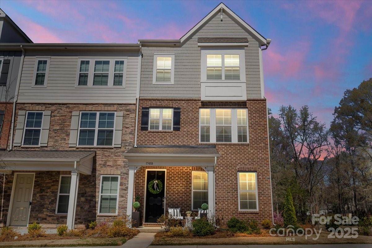 Charlotte, North Carolina 28227, United States, 4 Bedrooms Bedrooms, ,4 BathroomsBathrooms,Residential,Active,186058