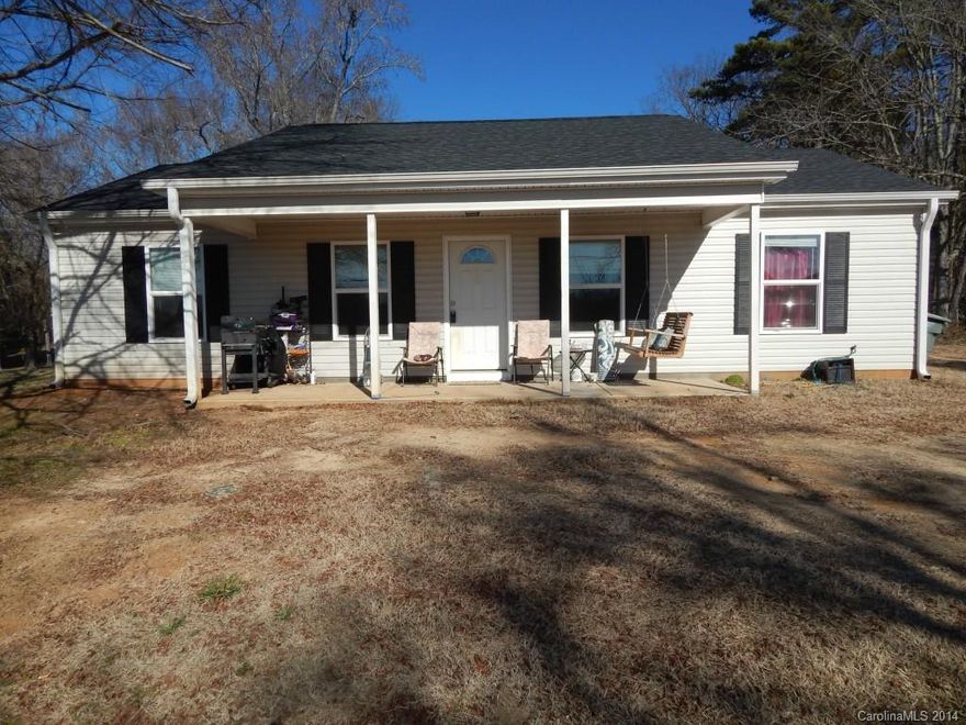 Cute home only 2 years old sitting on 1 acre in the country. Convenient to I77, shopping and restaurants, pay only county taxes