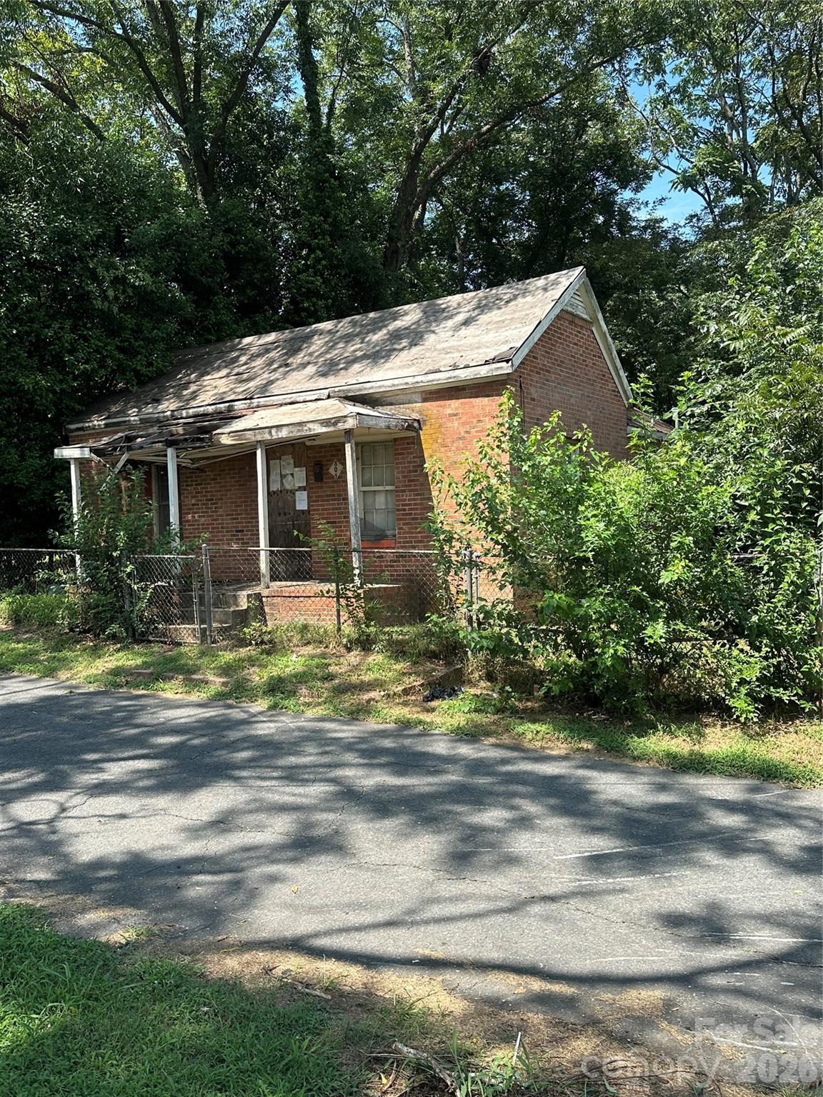 806 Gordon Street